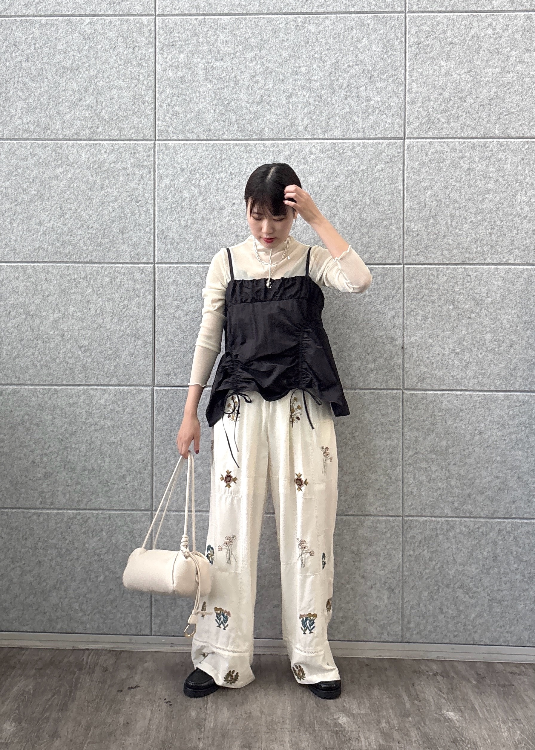 Renoさんの「INDIVI｜シアーラメハイネックカットソー」を使ったコーディネート