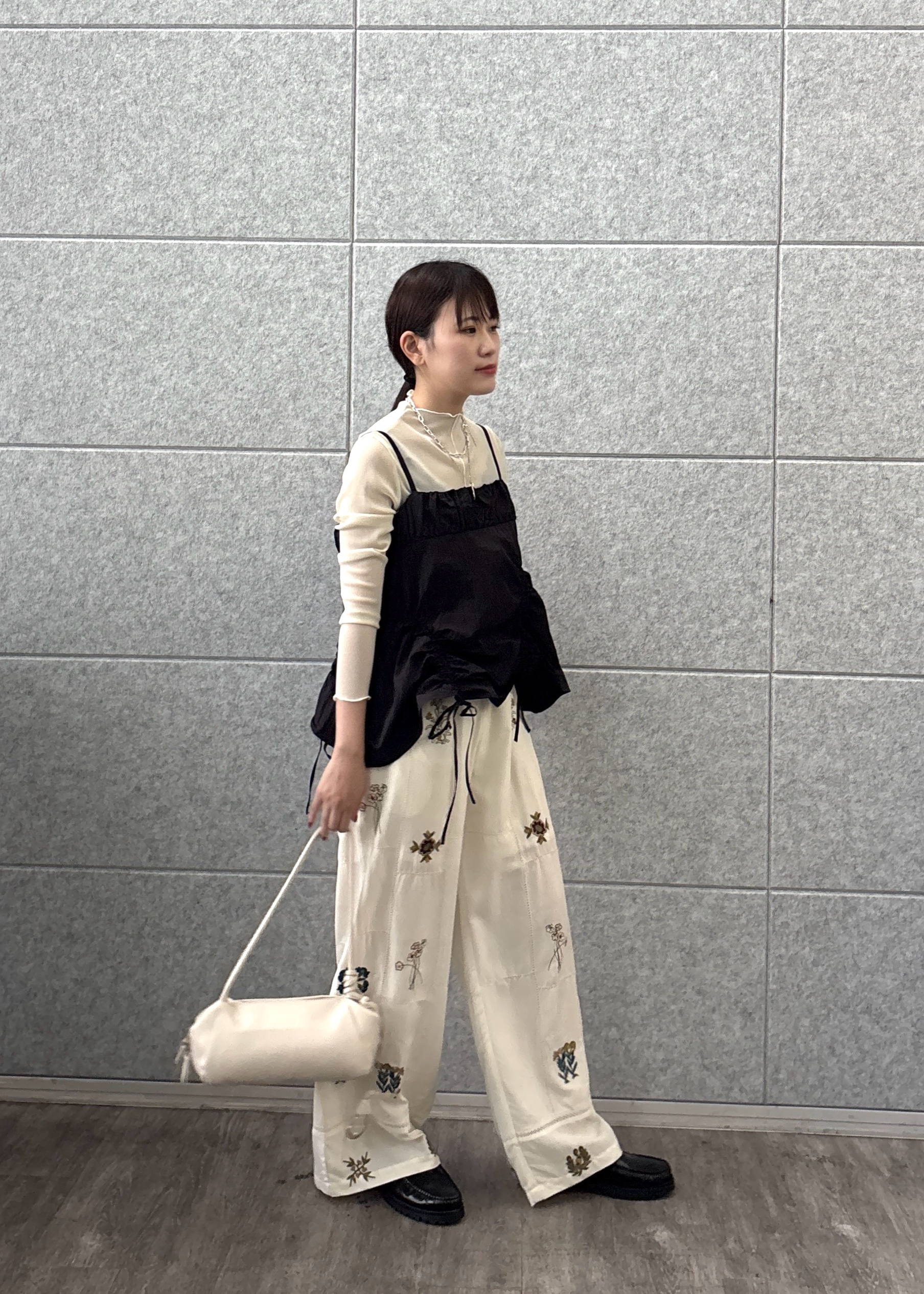 Renoさんの「INDIVI｜シアーラメハイネックカットソー」を使ったコーディネート