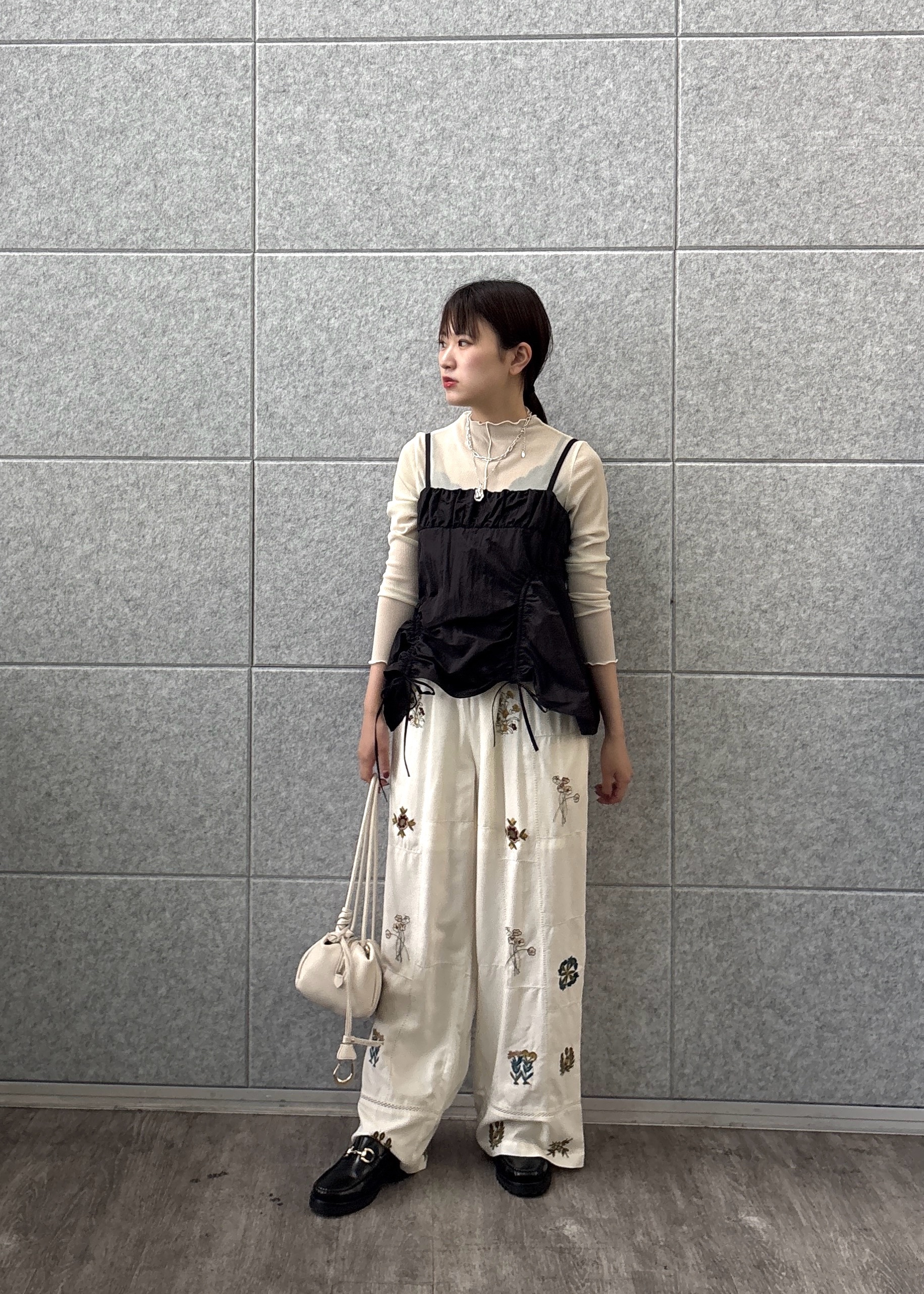 Renoさんの「INDIVI｜シアーラメハイネックカットソー」を使ったコーディネート