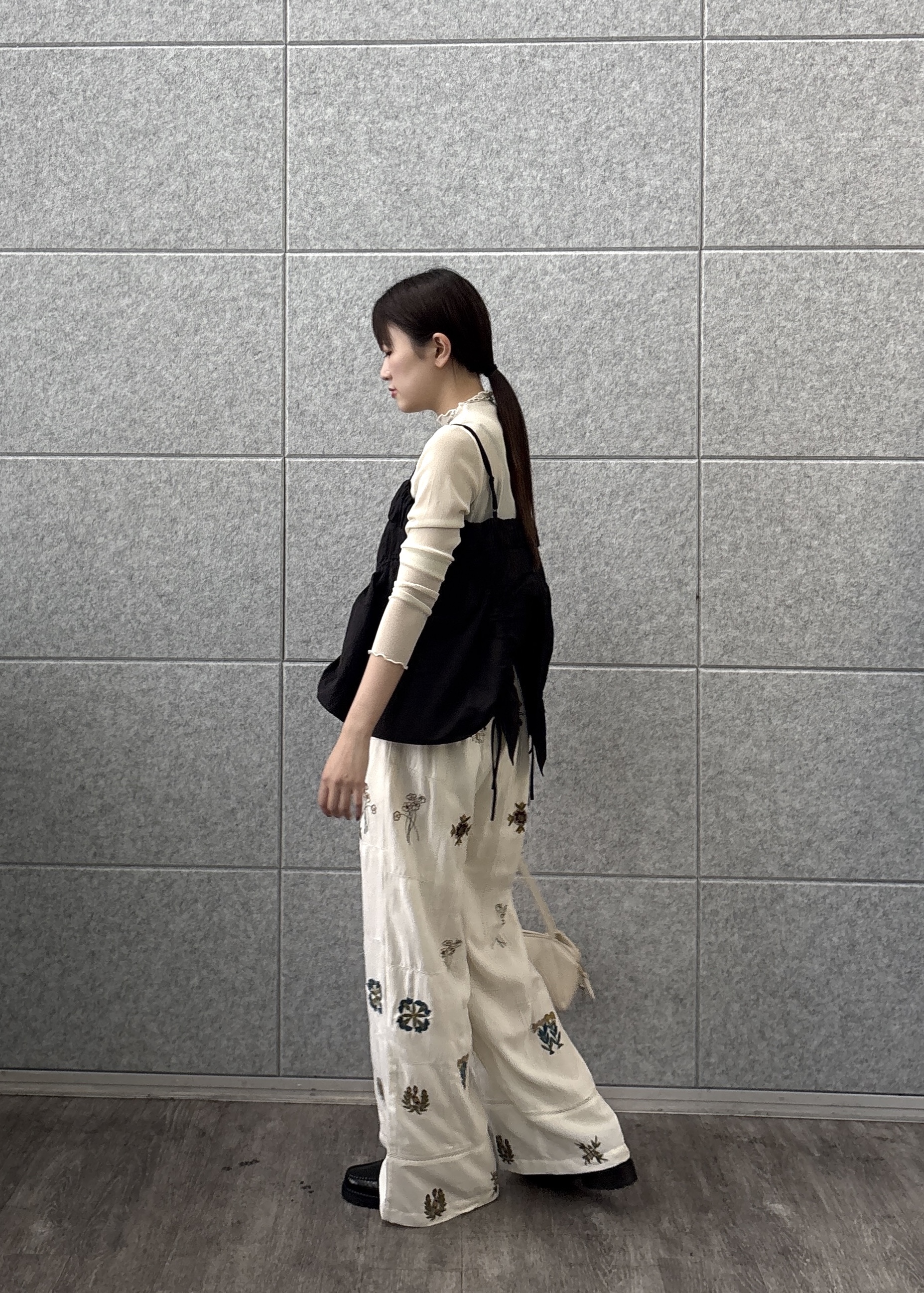 Renoさんの「INDIVI｜シアーラメハイネックカットソー」を使ったコーディネート