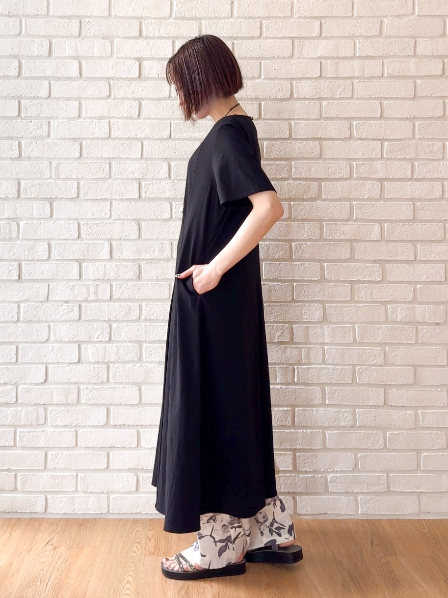 𝐜𝐡𝐢𝐤𝐚さんの「SHOO･LA･RUE｜【S-LL/洗濯機可/セットアップ可】軽凛(かろりん) 切替ワンピース」を使ったコーディネート