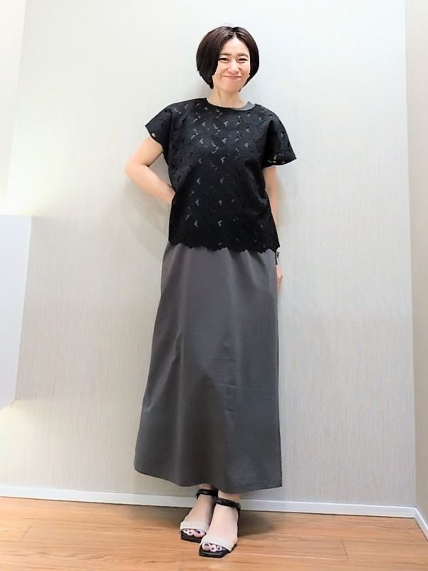 ミズタさんの「UNTITLED｜【セットアップ可/品のある透け感】リーフレースブラウス」を使ったコーディネート