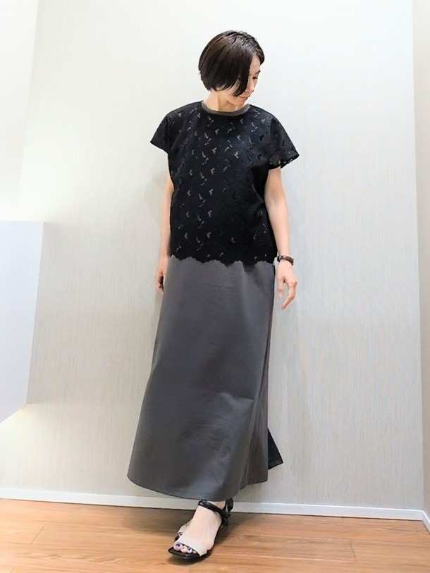 ミズタさんの「UNTITLED｜【セットアップ可/品のある透け感】リーフレースブラウス」を使ったコーディネート