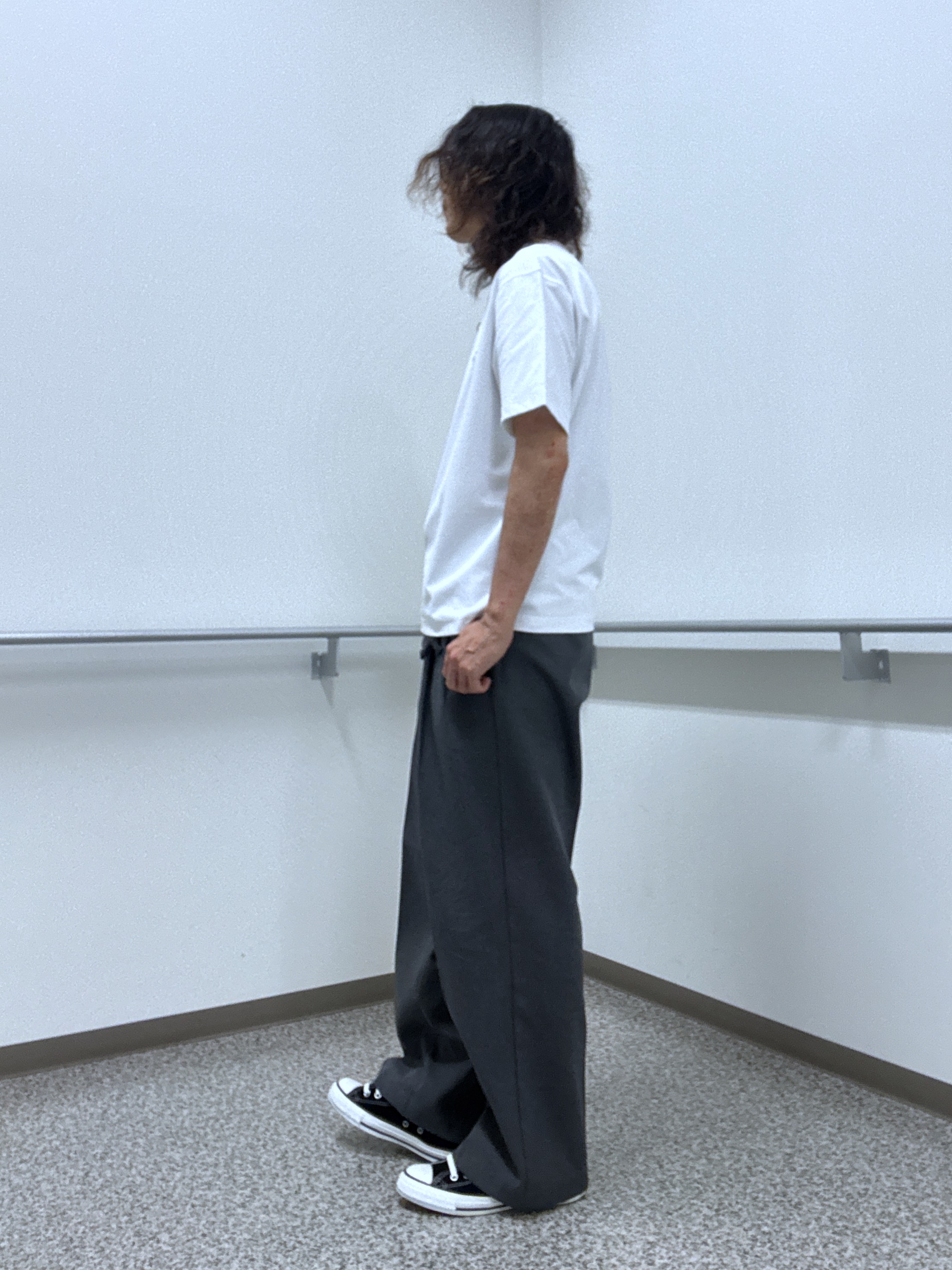 おーのさんの「TAKEO KIKUCHI｜【汗染み軽減/接触冷感】フェイクレイヤード ワンポイント刺繍Ｔシャツ」を使ったコーディネート
