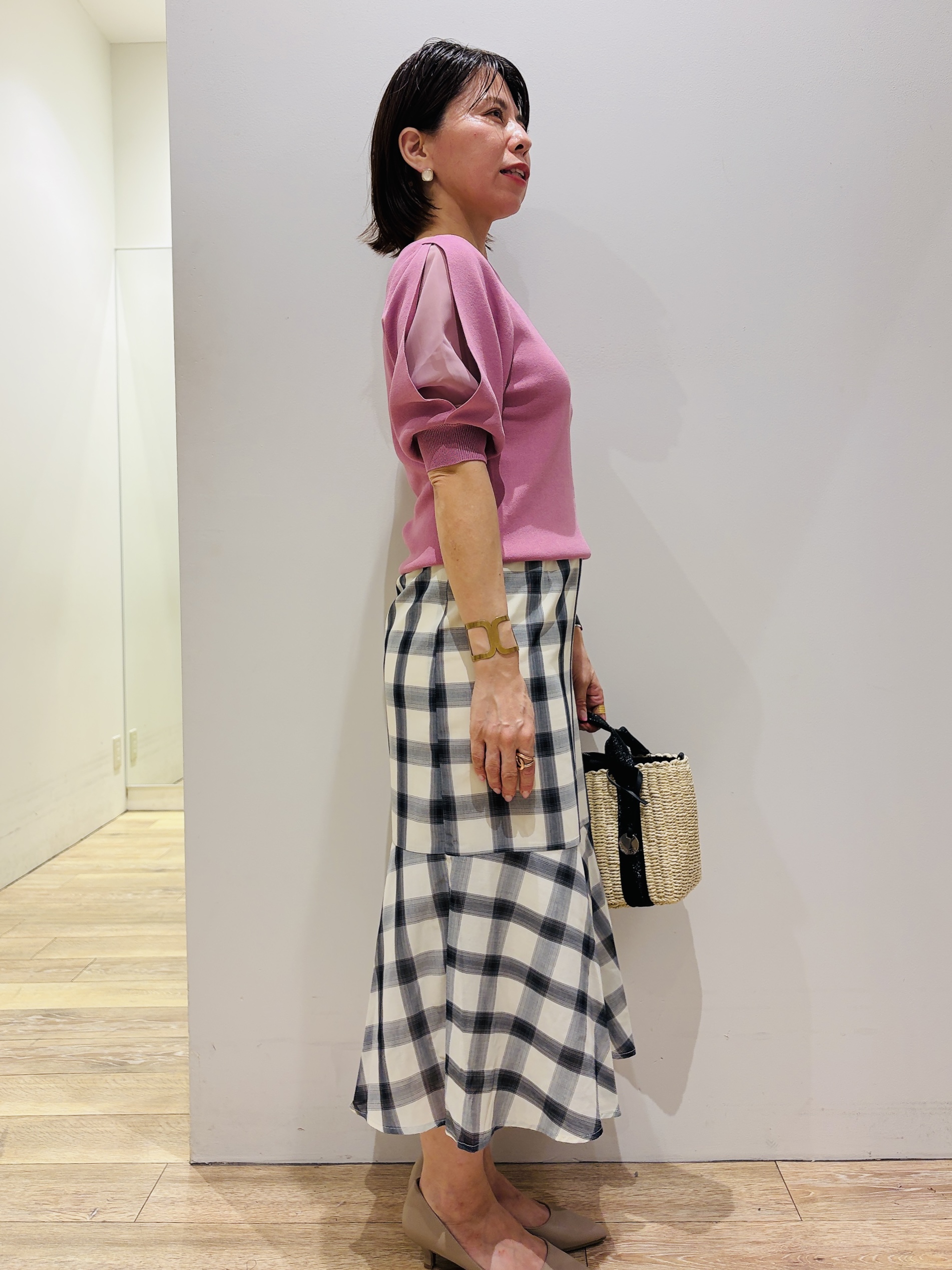 YUKOさんの「index｜【接触冷感／UVケア】クールタッチラップスリーブニット《洗濯機OK／XS～3L／9col》」を使ったコーディネート