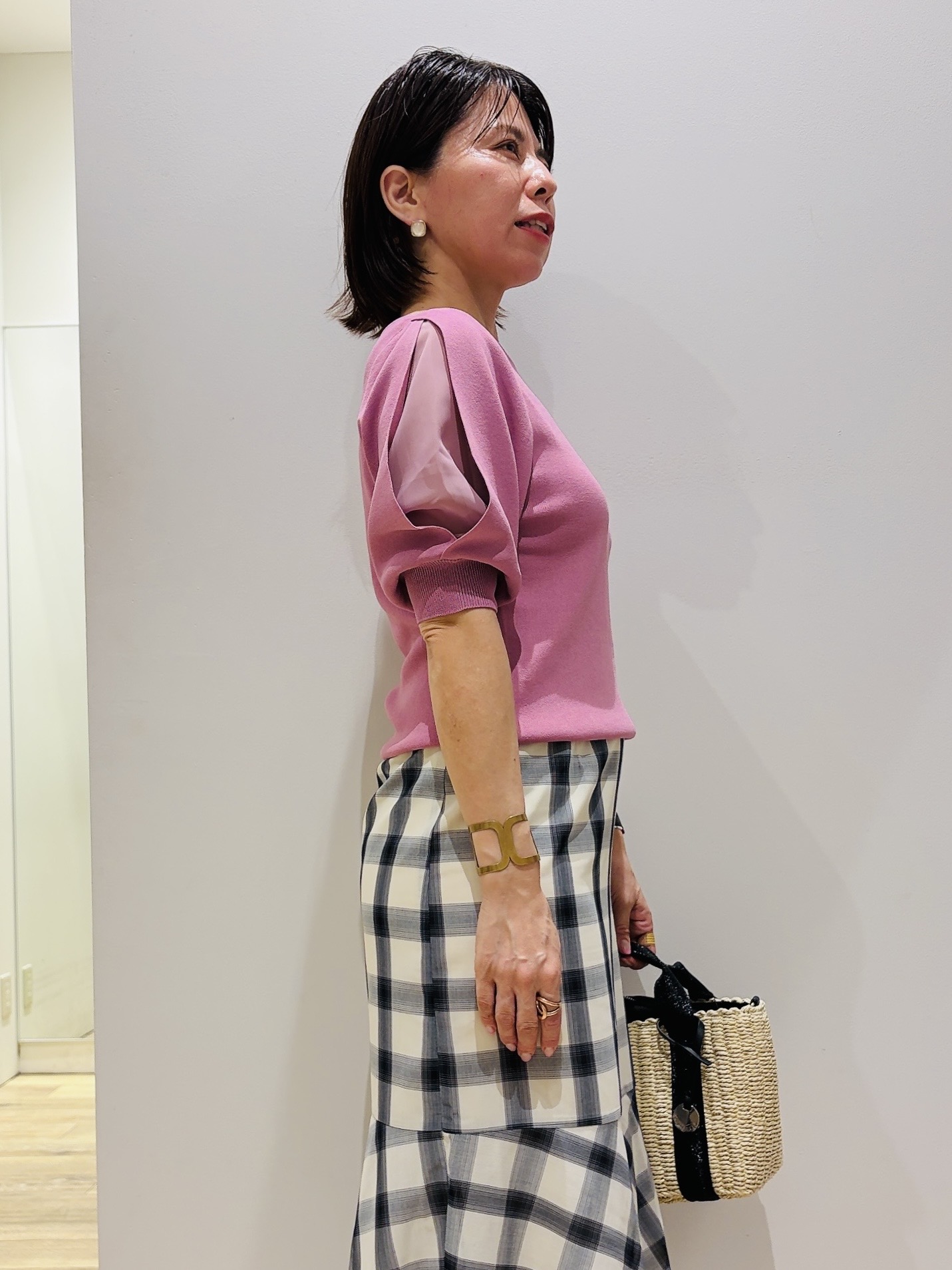 YUKOさんの「index｜【接触冷感／UVケア】クールタッチラップスリーブニット《洗濯機OK／XS～3L／9col》」を使ったコーディネート