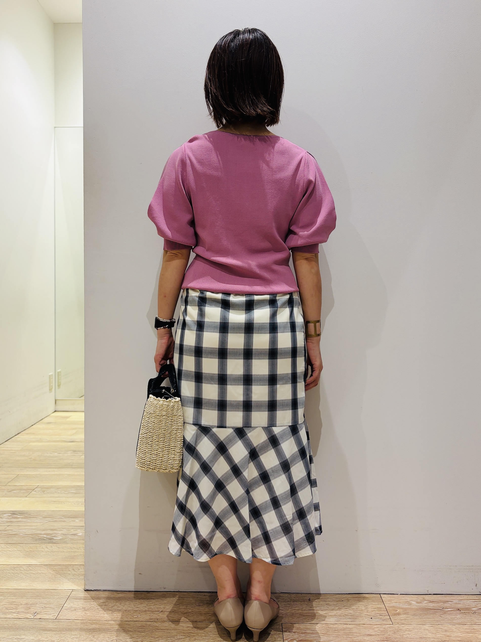 YUKOさんの「index｜【接触冷感／UVケア】クールタッチラップスリーブニット《洗濯機OK／XS～3L／9col》」を使ったコーディネート