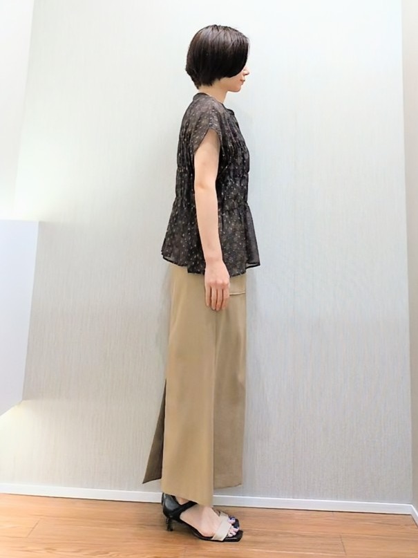 ミズタさんの「UNTITLED｜【秋映え/シアー】ヴィンテージドットブラウス」を使ったコーディネート