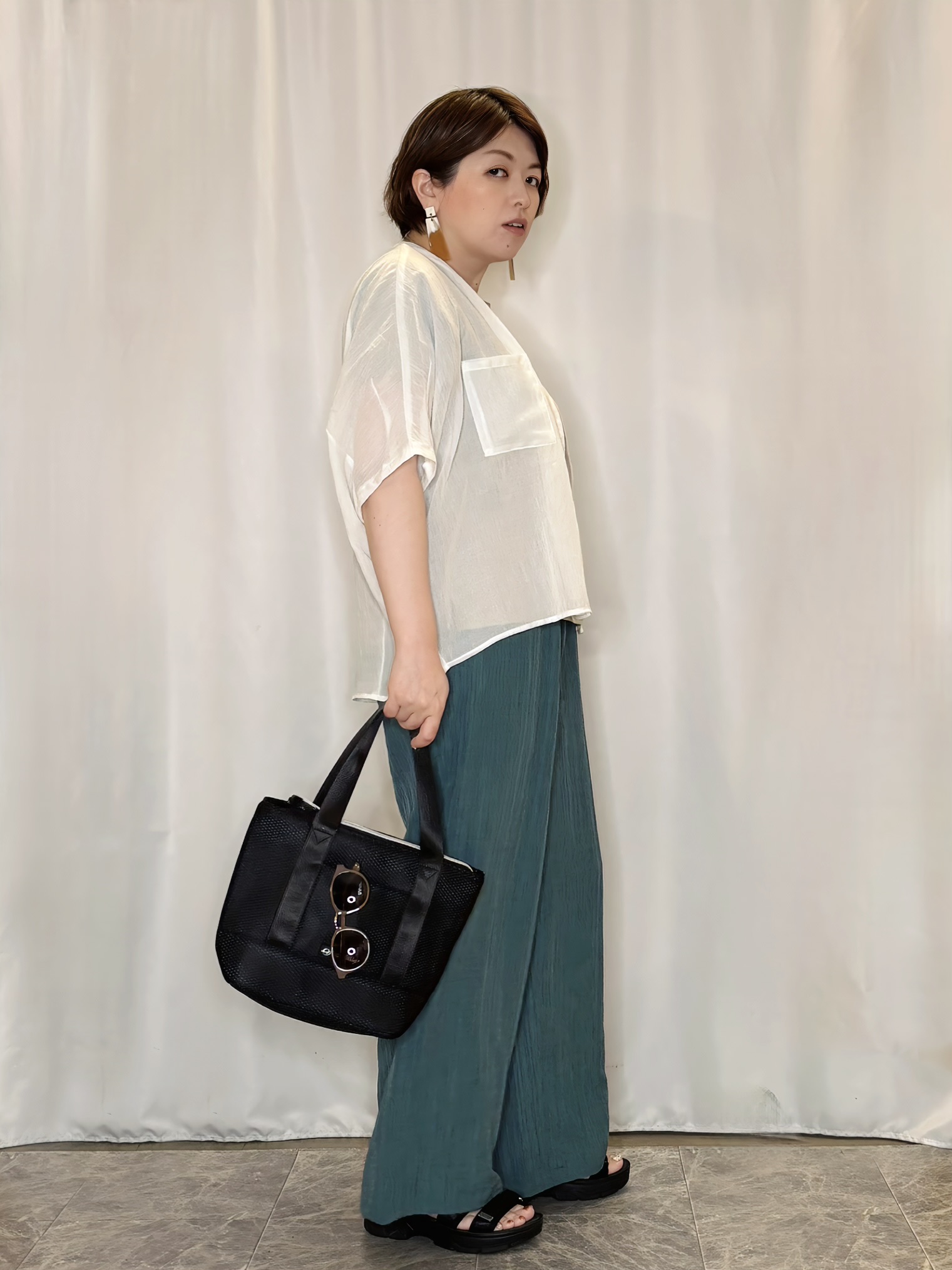 たみさんの「SHOO･LA･RUE｜【洗濯機可/選べる6色】程よいシアー感が涼し気 ゆったりワッシャードルマンブラウス」を使ったコーディネート