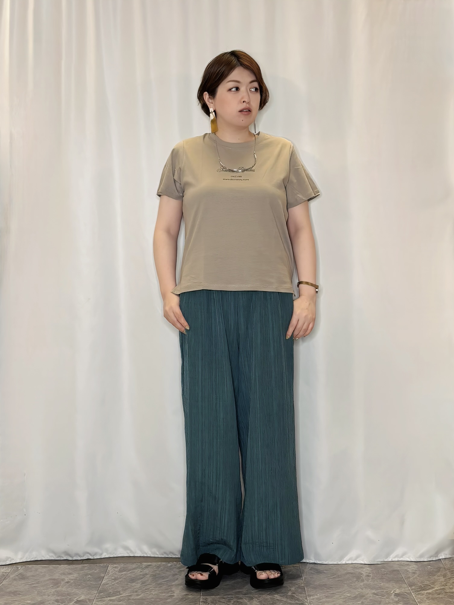 たみさんの「SHOO･LA･RUE｜【洗濯機可/選べる6色】程よいシアー感が涼し気 ゆったりワッシャードルマンブラウス」を使ったコーディネート