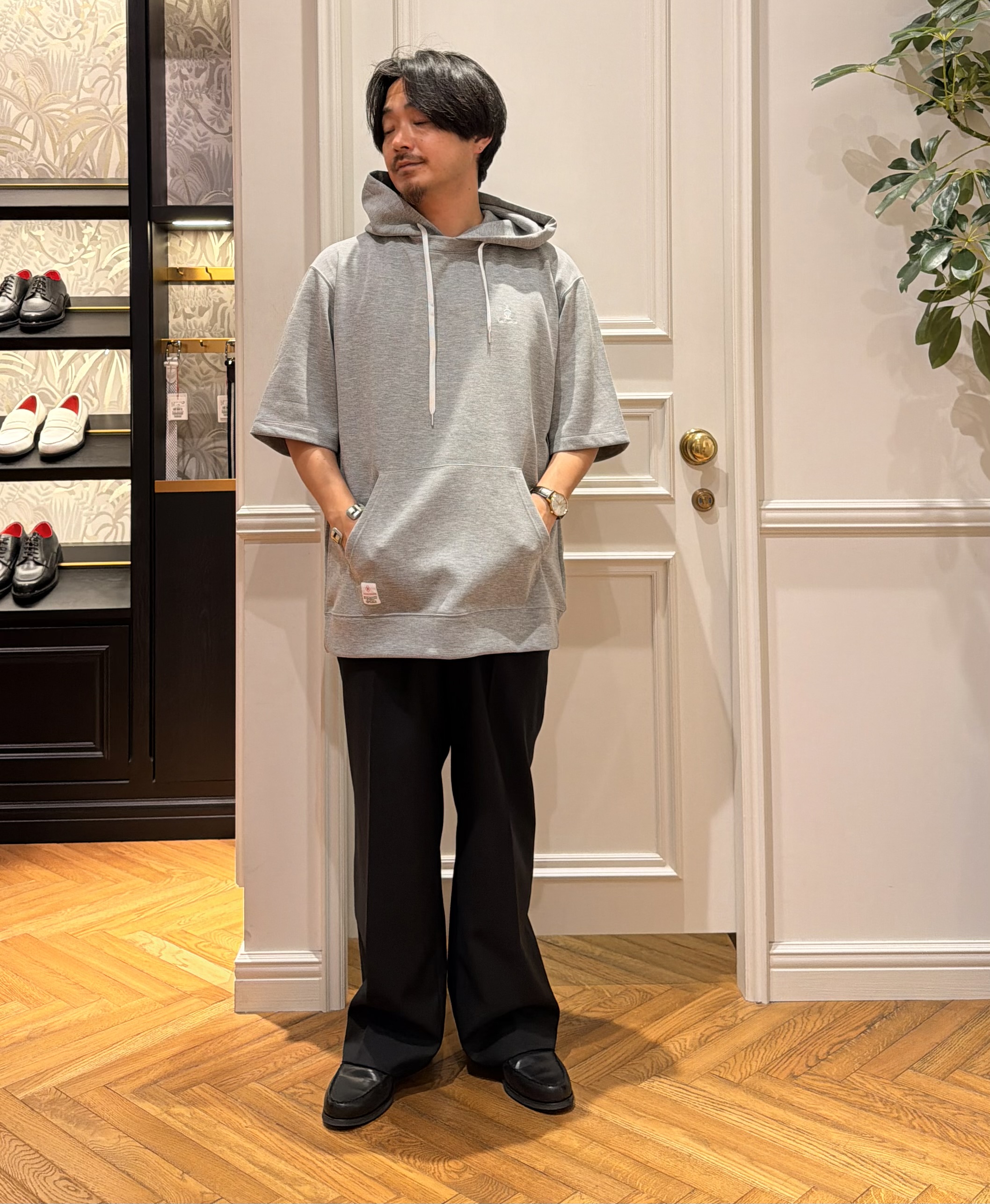 鶴田大士さんの「DRESSTERIOR｜【セットアップ可】ダンボールフーディー」を使ったコーディネート