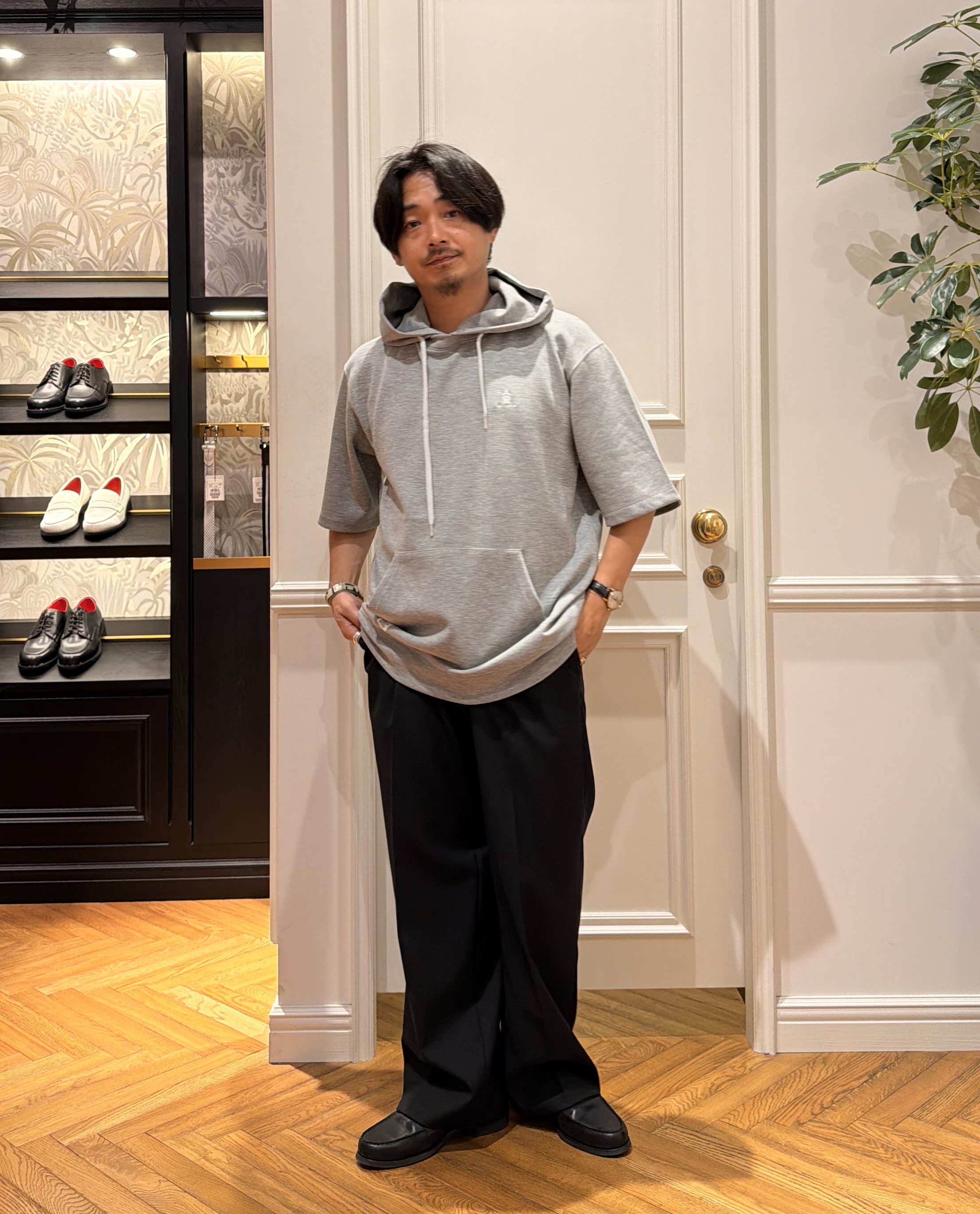 鶴田大士さんの「DRESSTERIOR｜【セットアップ可】ダンボールフーディー」を使ったコーディネート