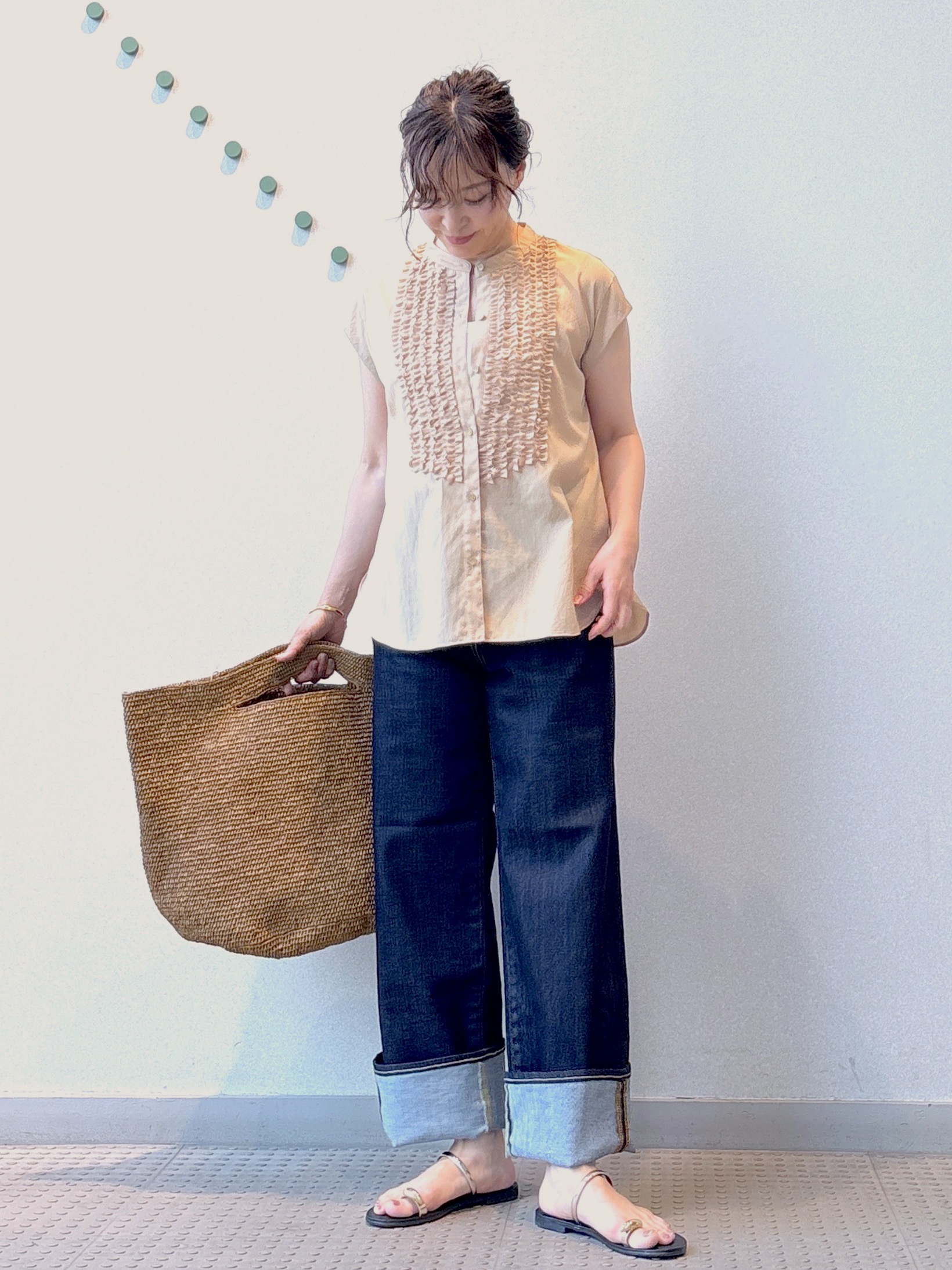 kawamuraさんの「DRESSTERIOR｜フレンチスリーブ　フリルブラウス」を使ったコーディネート