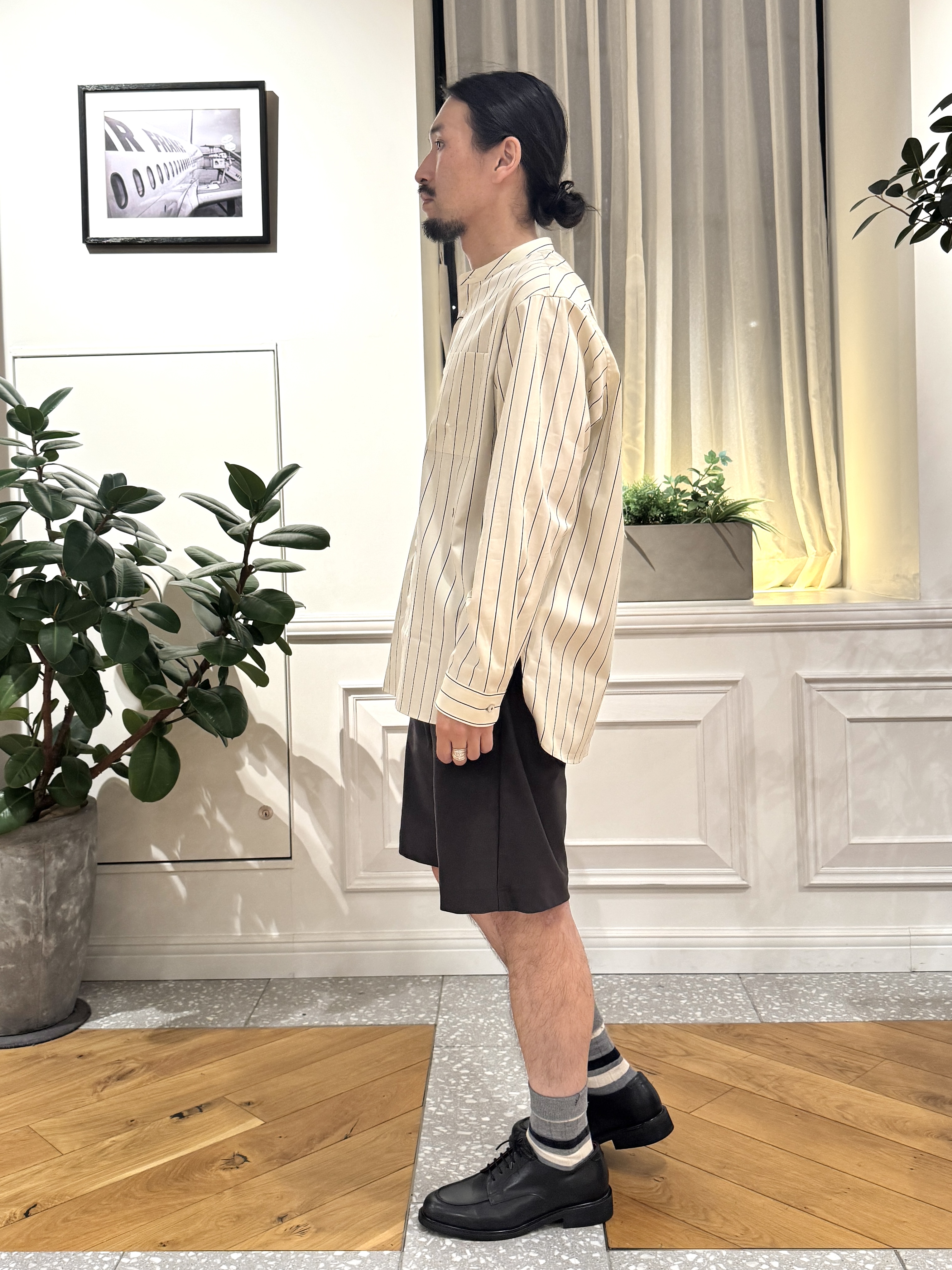 kawarataniさんの「DRESSTERIOR｜【日本製】バンドカラー ストライプシャツ」を使ったコーディネート