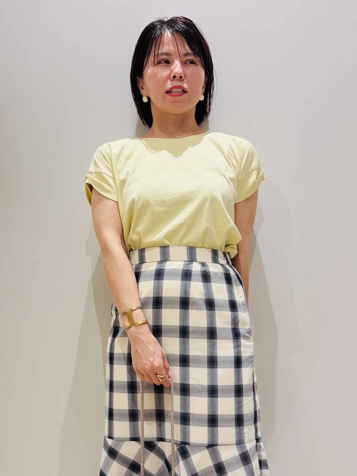 YUKOさんの「index｜【接触冷感／UV】ワンポイント刺繍Tシャツ《7col／XS~3L／洗濯機OK》」を使ったコーディネート