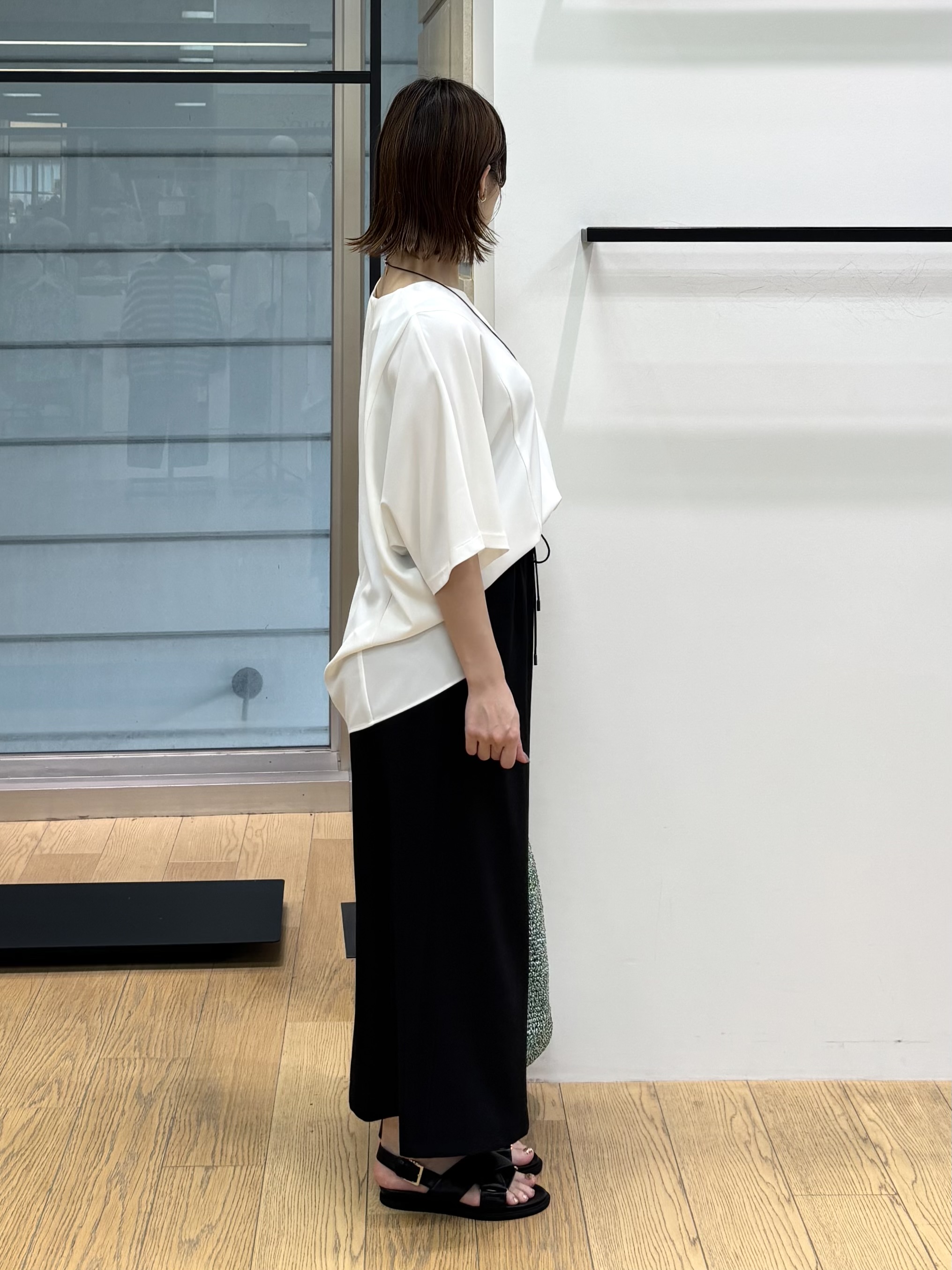 asamiさんの「INDIVI｜【体型＆二の腕カバー/着る日傘】ドルマントップス」を使ったコーディネート