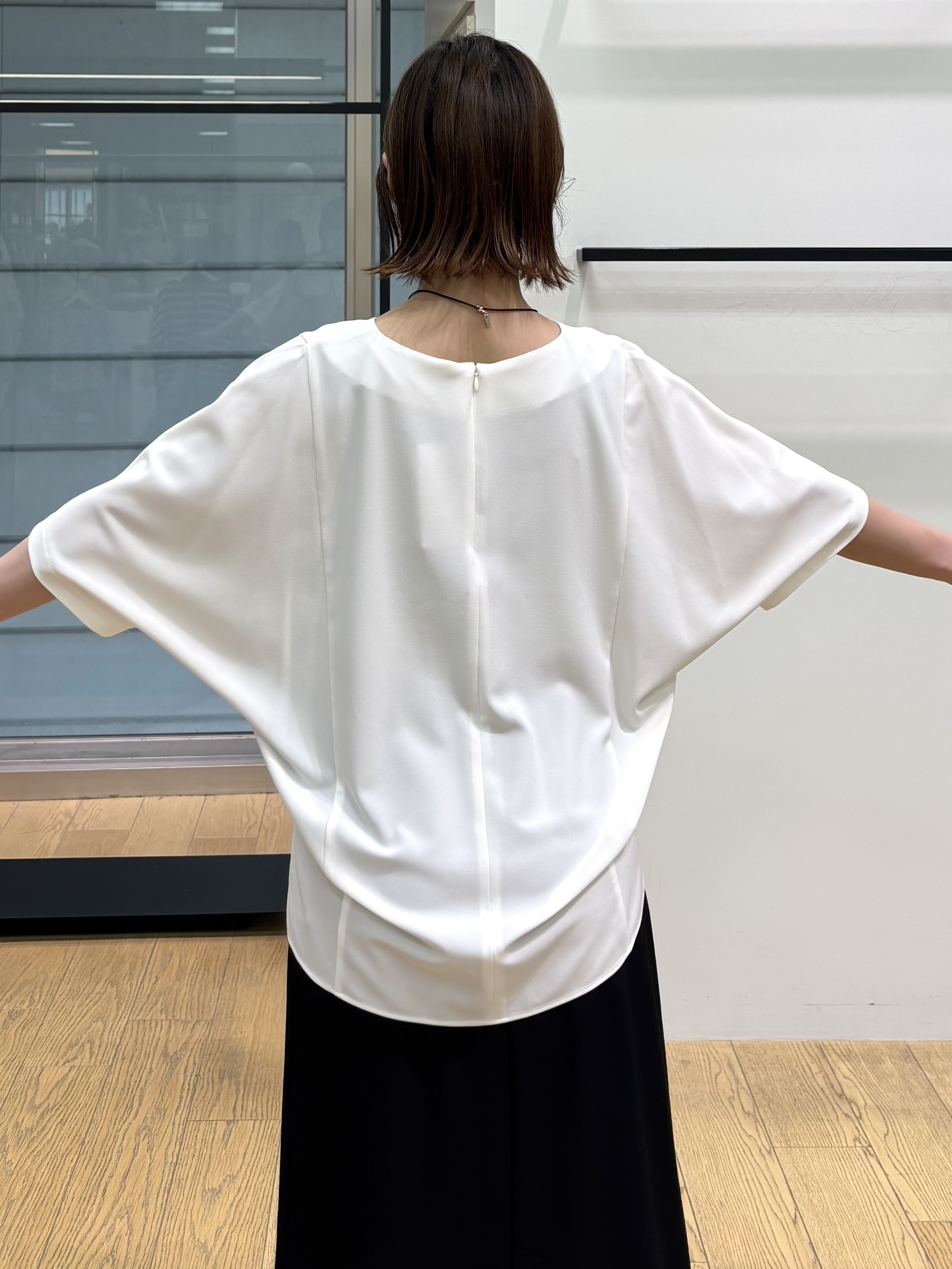 asamiさんの「INDIVI｜【体型＆二の腕カバー/着る日傘】ドルマントップス」を使ったコーディネート