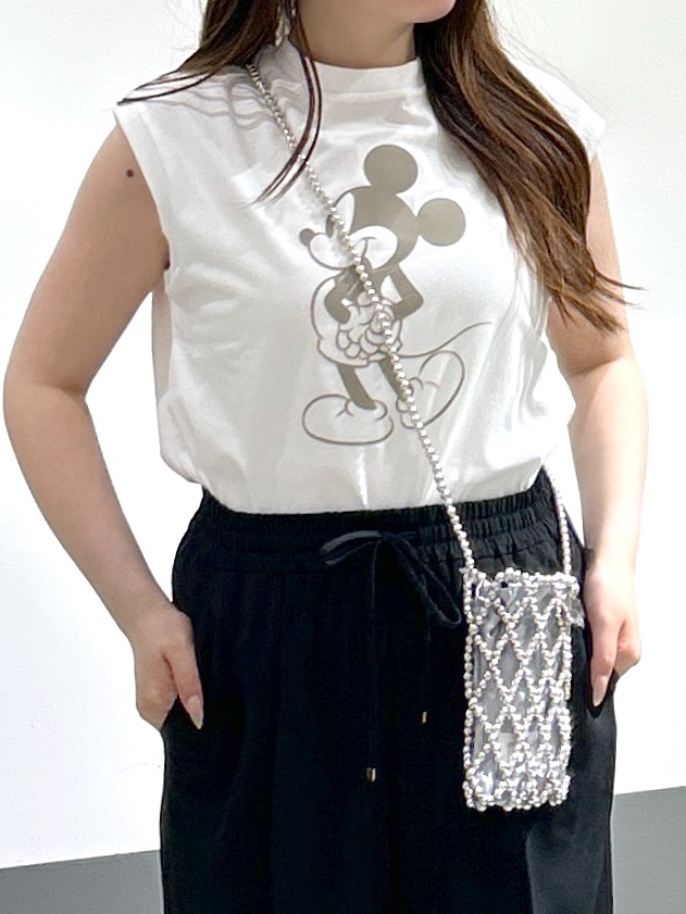 sayaさんの「OPAQUE.CLIP｜「Mickey Mouse」フロッキープリント フレンチスリーブTシャツ《洗濯機OK》」を使ったコーディネート