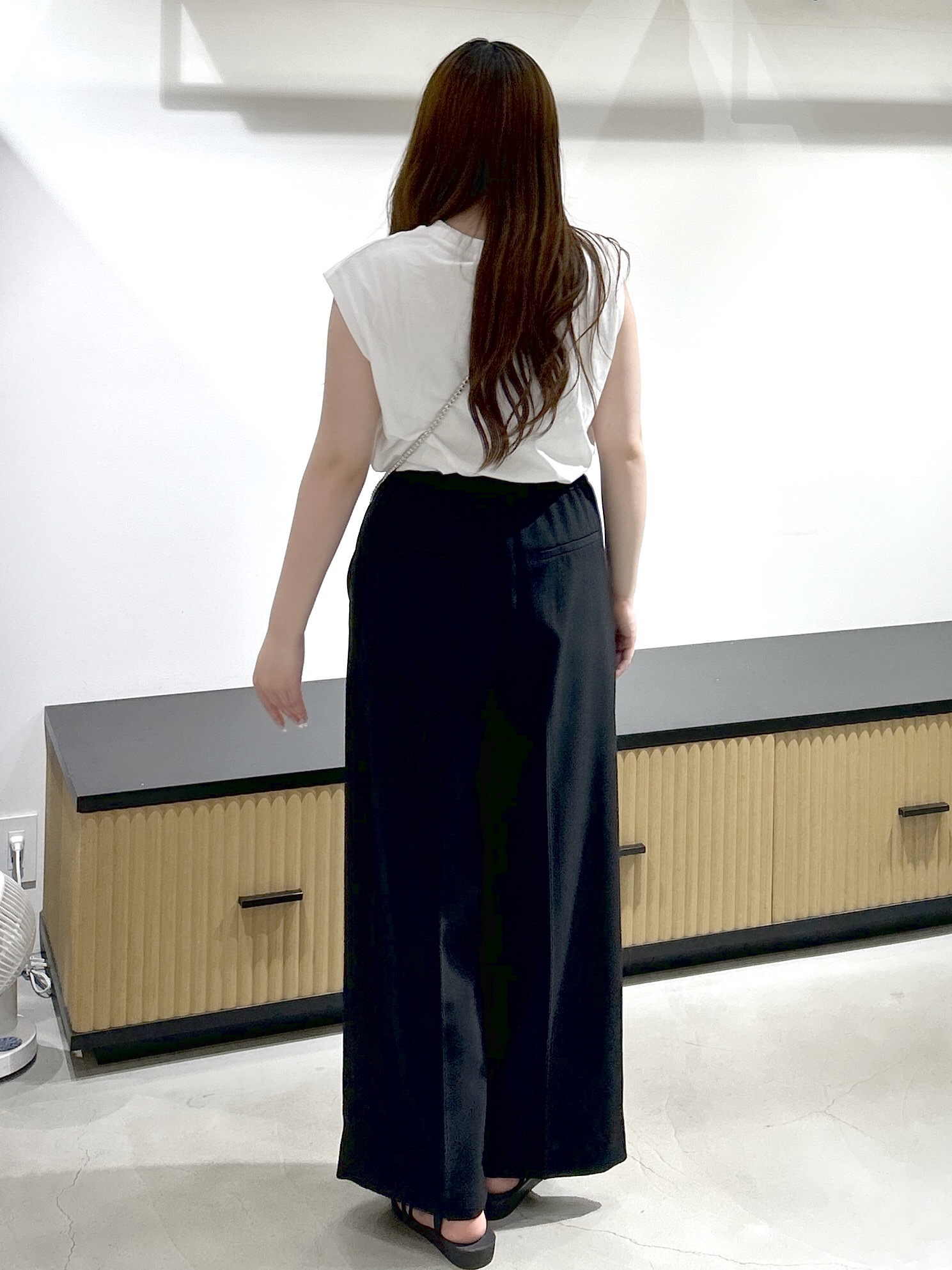 sayaさんの「OPAQUE.CLIP｜「Mickey Mouse」フロッキープリント フレンチスリーブTシャツ《洗濯機OK》」を使ったコーディネート