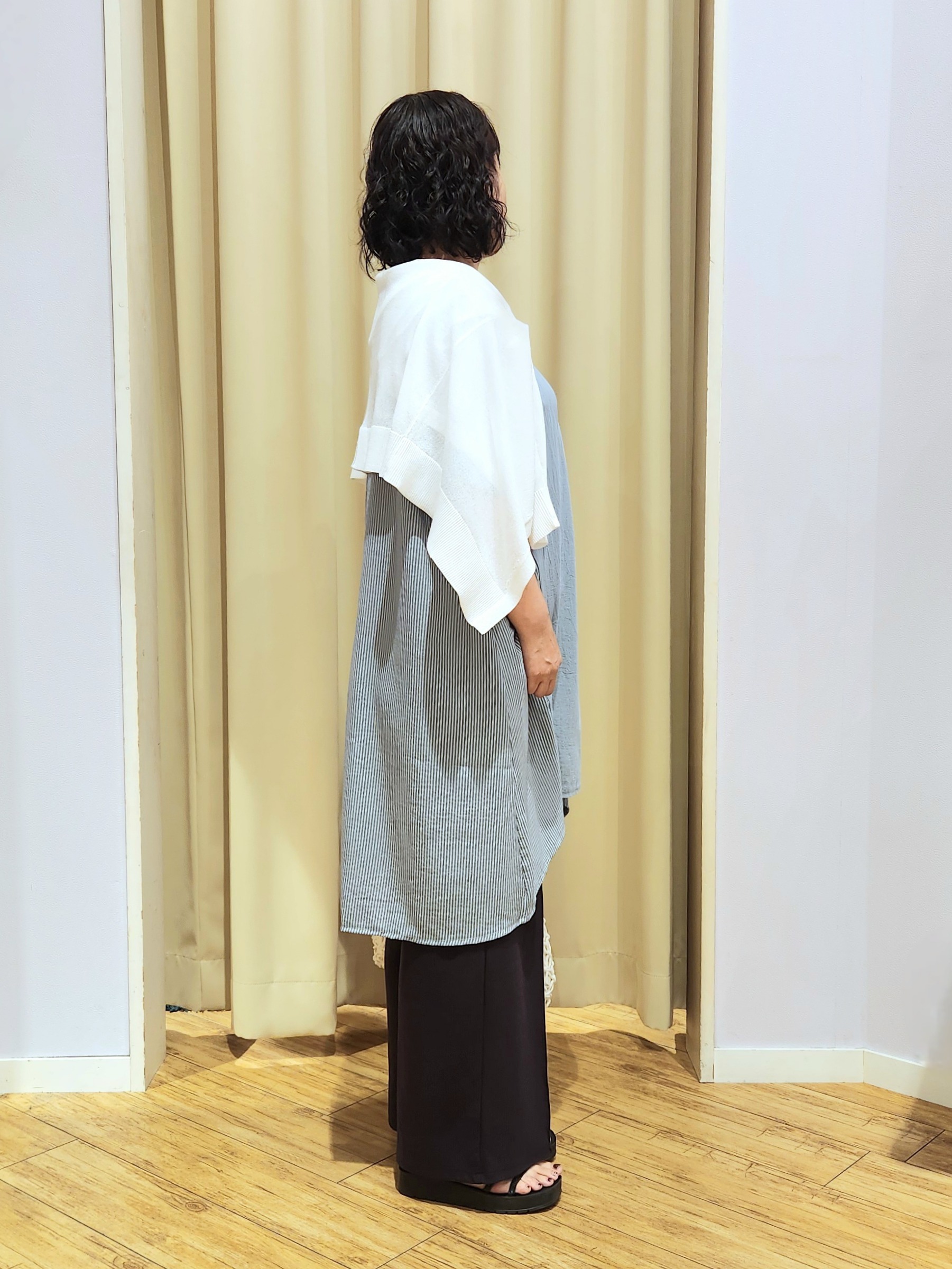 くまさんの「SHOO･LA･RUE｜【洗濯機可/体型カバー】上から着るだけ 異素材切替 Aラインチュニックワンピース」を使ったコーディネート