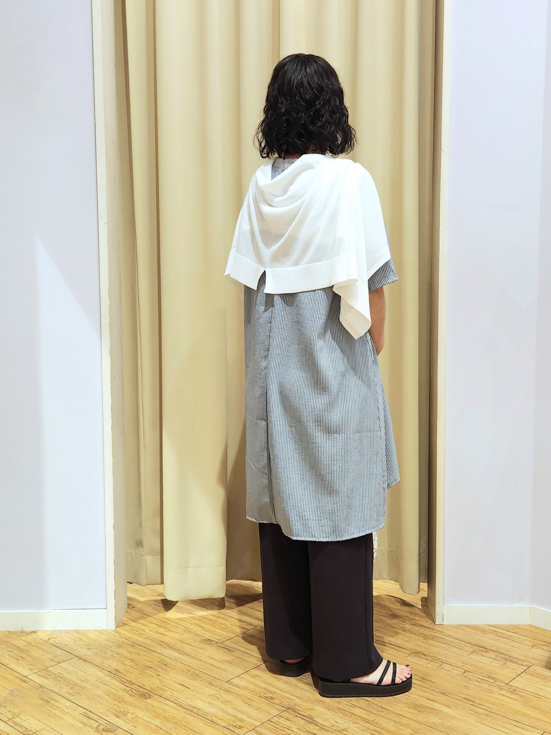 くまさんの「SHOO･LA･RUE｜【洗濯機可/体型カバー】上から着るだけ 異素材切替 Aラインチュニックワンピース」を使ったコーディネート