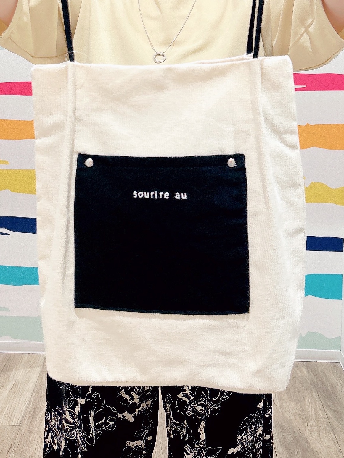 Peeさんの「SHOO･LA･RUE｜【2点セット/洗濯機可/S-LL】インせず着られる ネックレス付き 5分袖Ｔシャツ」を使ったコーディネート