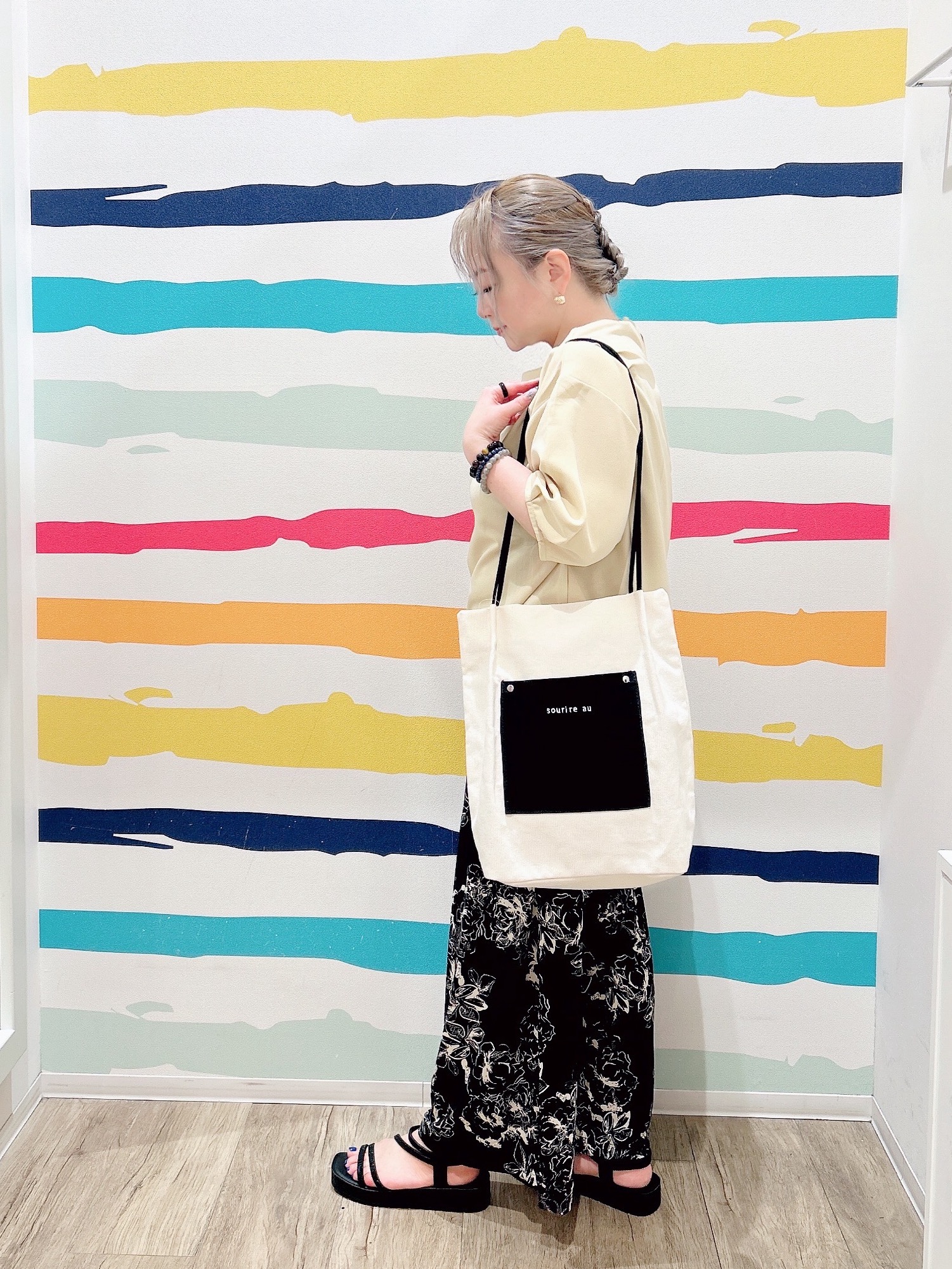 Peeさんの「SHOO･LA･RUE｜【2点セット/洗濯機可/S-LL】インせず着られる ネックレス付き 5分袖Ｔシャツ」を使ったコーディネート