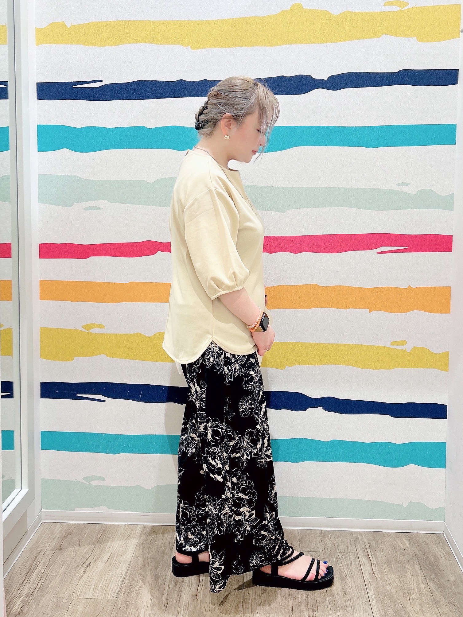 Peeさんの「SHOO･LA･RUE｜【2点セット/洗濯機可/S-LL】インせず着られる ネックレス付き 5分袖Ｔシャツ」を使ったコーディネート