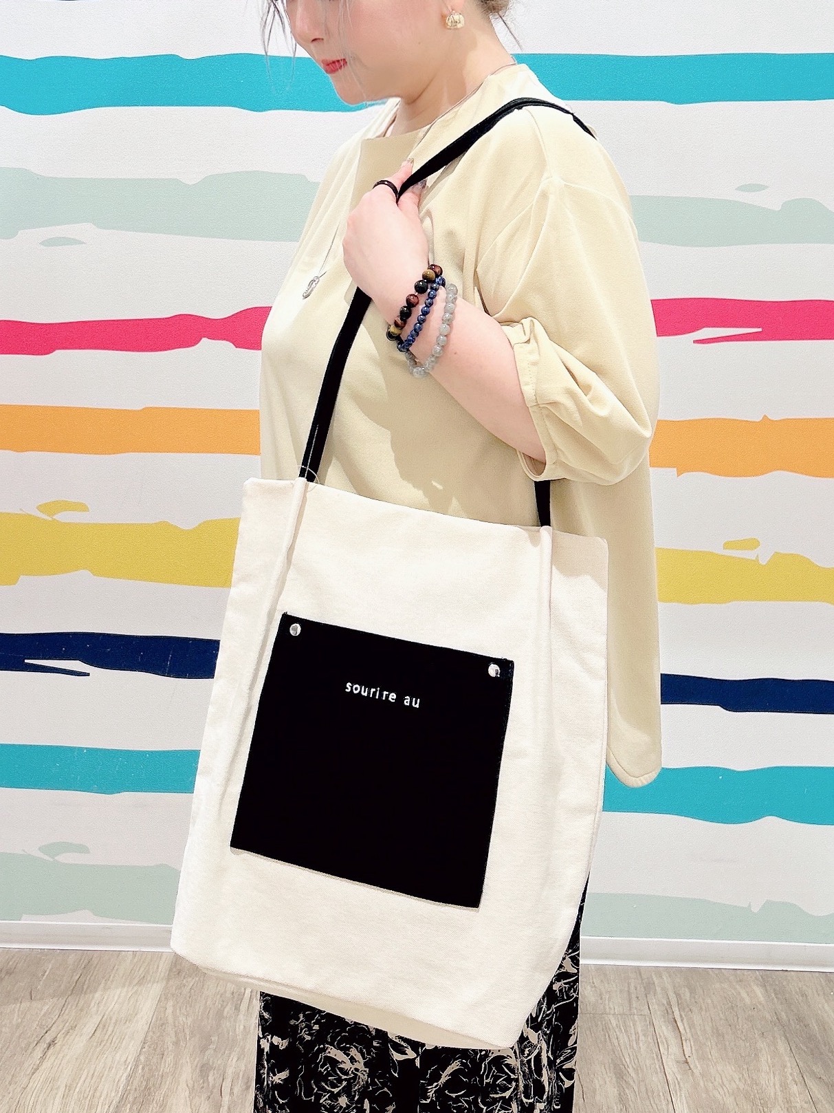 Peeさんの「SHOO･LA･RUE｜【2点セット/洗濯機可/S-LL】インせず着られる ネックレス付き 5分袖Ｔシャツ」を使ったコーディネート