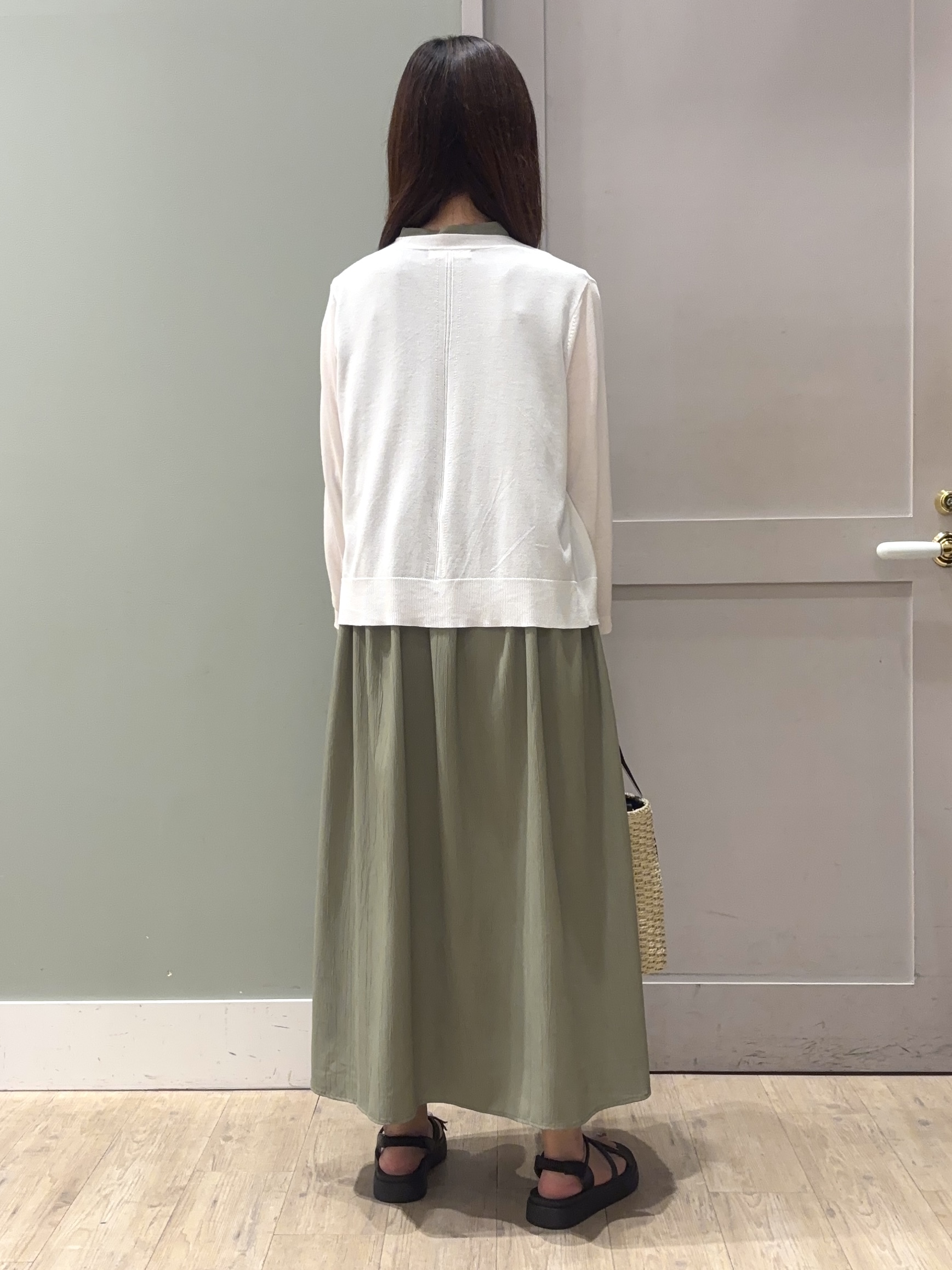 しばみさんの「grove｜高評価！【UVカット】ベーシックショートカーディガン」を使ったコーディネート
