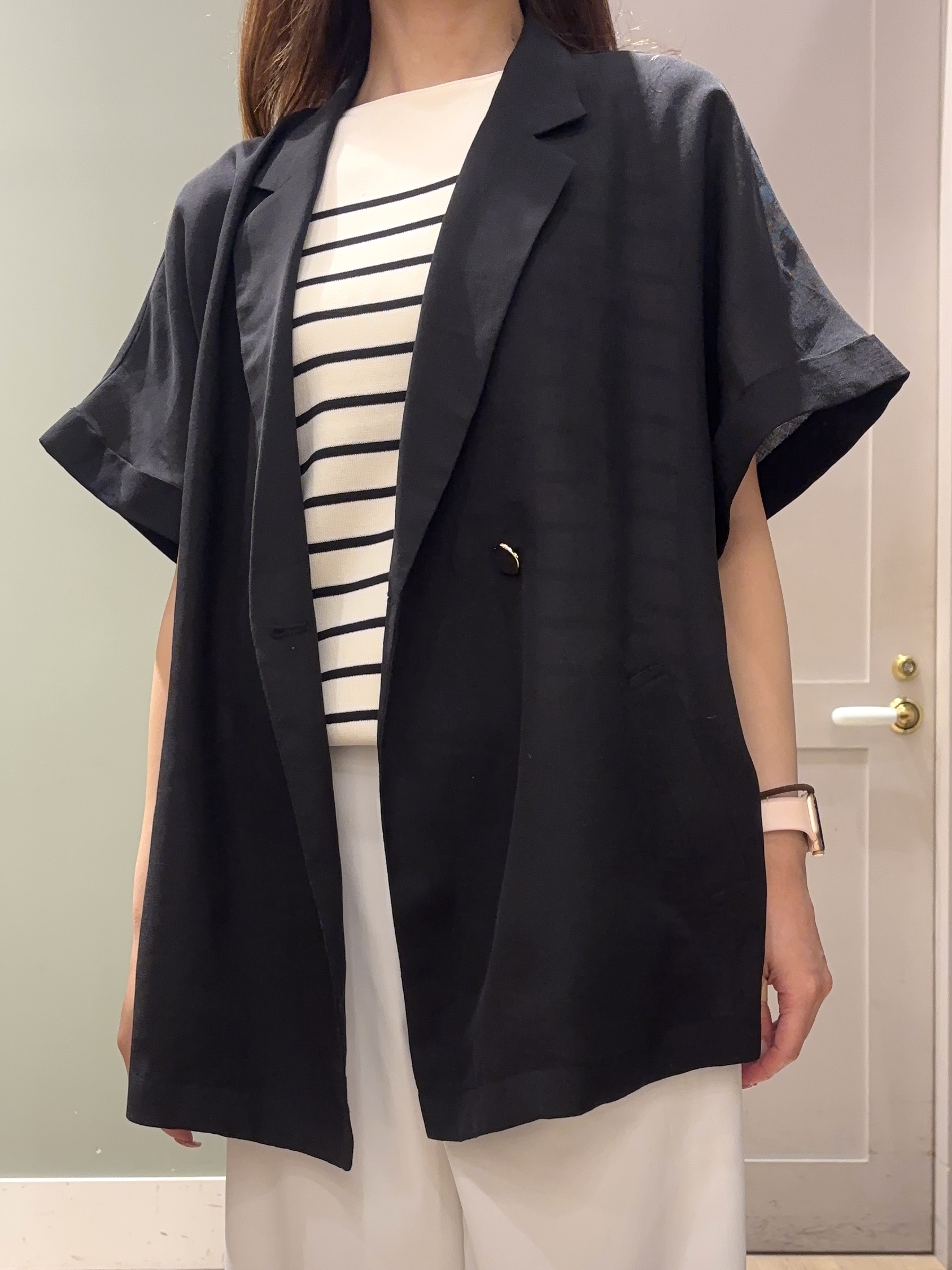 しばみさんの「grove｜【洗濯機OK/SETUP可】シワになりにくいハーフスリーブジャケット」を使ったコーディネート