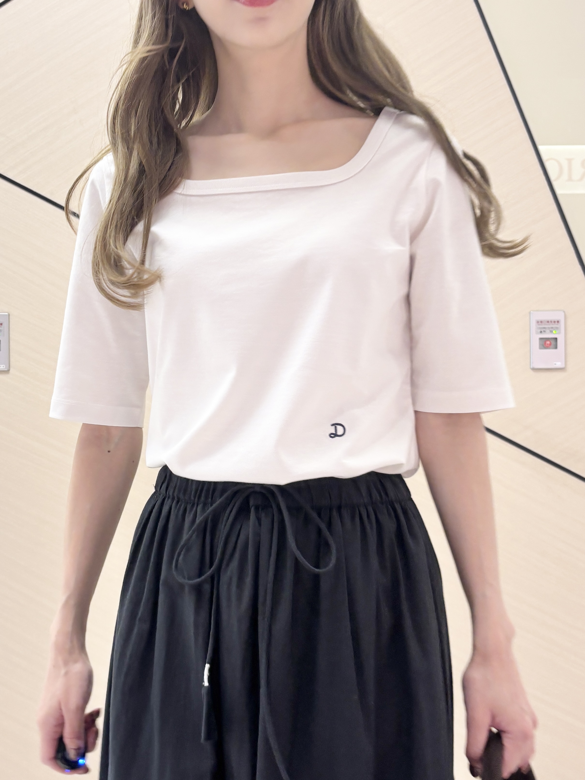 清水夏姫さんの「DRESSTERIOR｜【接触冷感/UVカット/抗菌防臭/しわ防止】クールデオドラント スクエアネックプルオーバー」を使ったコーディネート