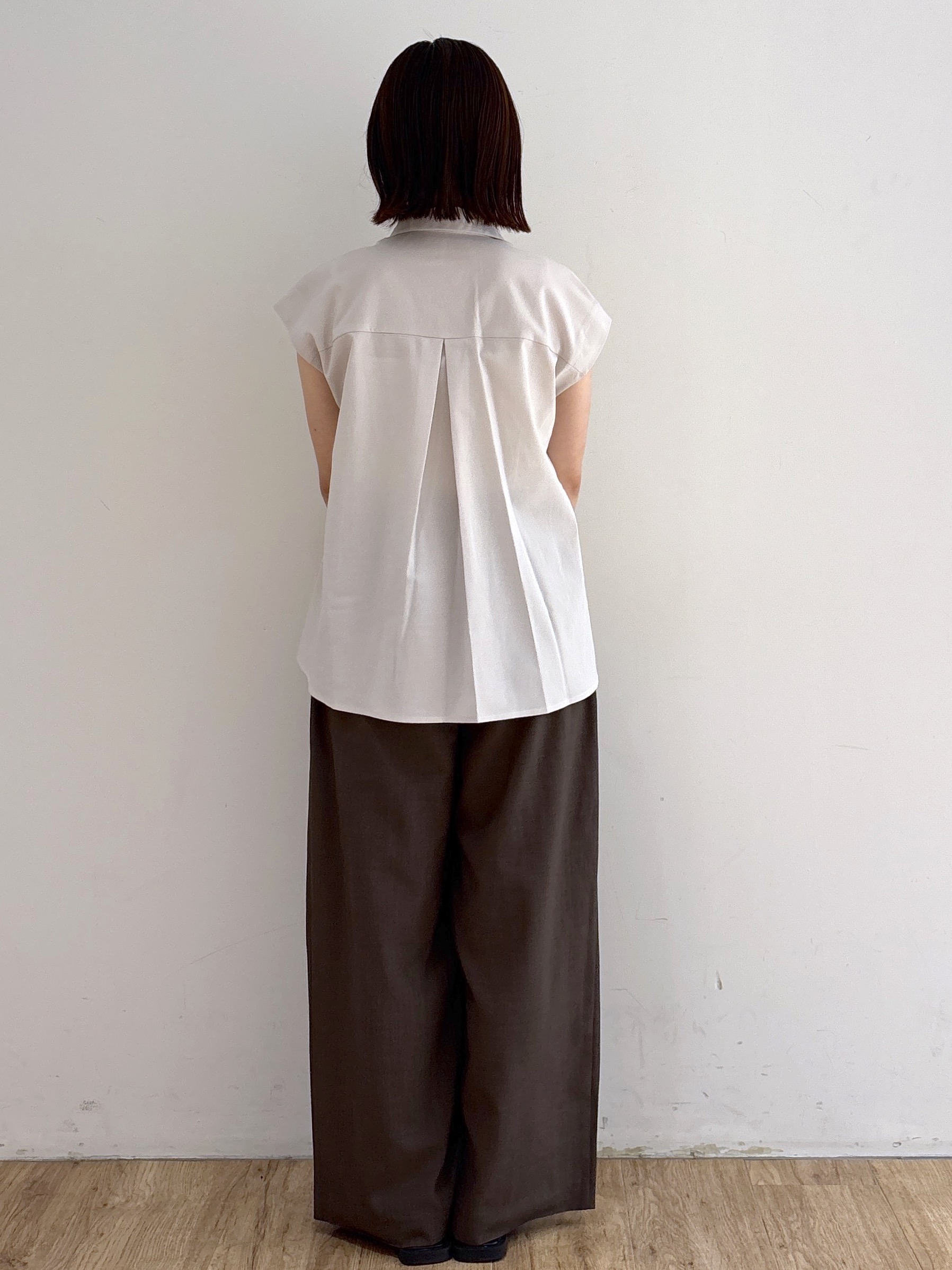 mireiさんの「OPAQUE.CLIP｜タックペプラムブラウス【洗濯機OK】」を使ったコーディネート