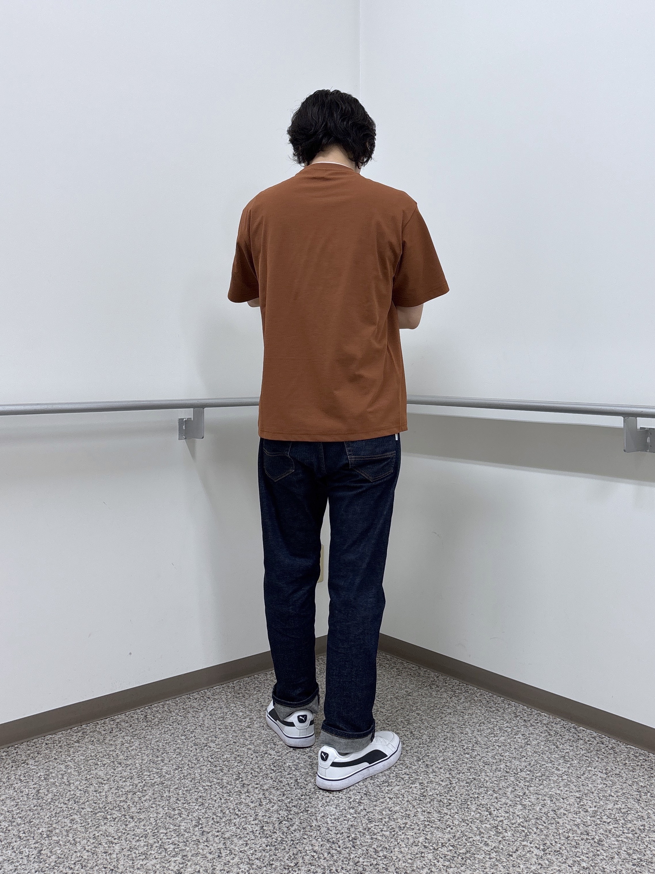 KEIさんの「TAKEO KIKUCHI｜【汗染み軽減/接触冷感】フェイクレイヤード ワンポイント刺繍Ｔシャツ」を使ったコーディネート