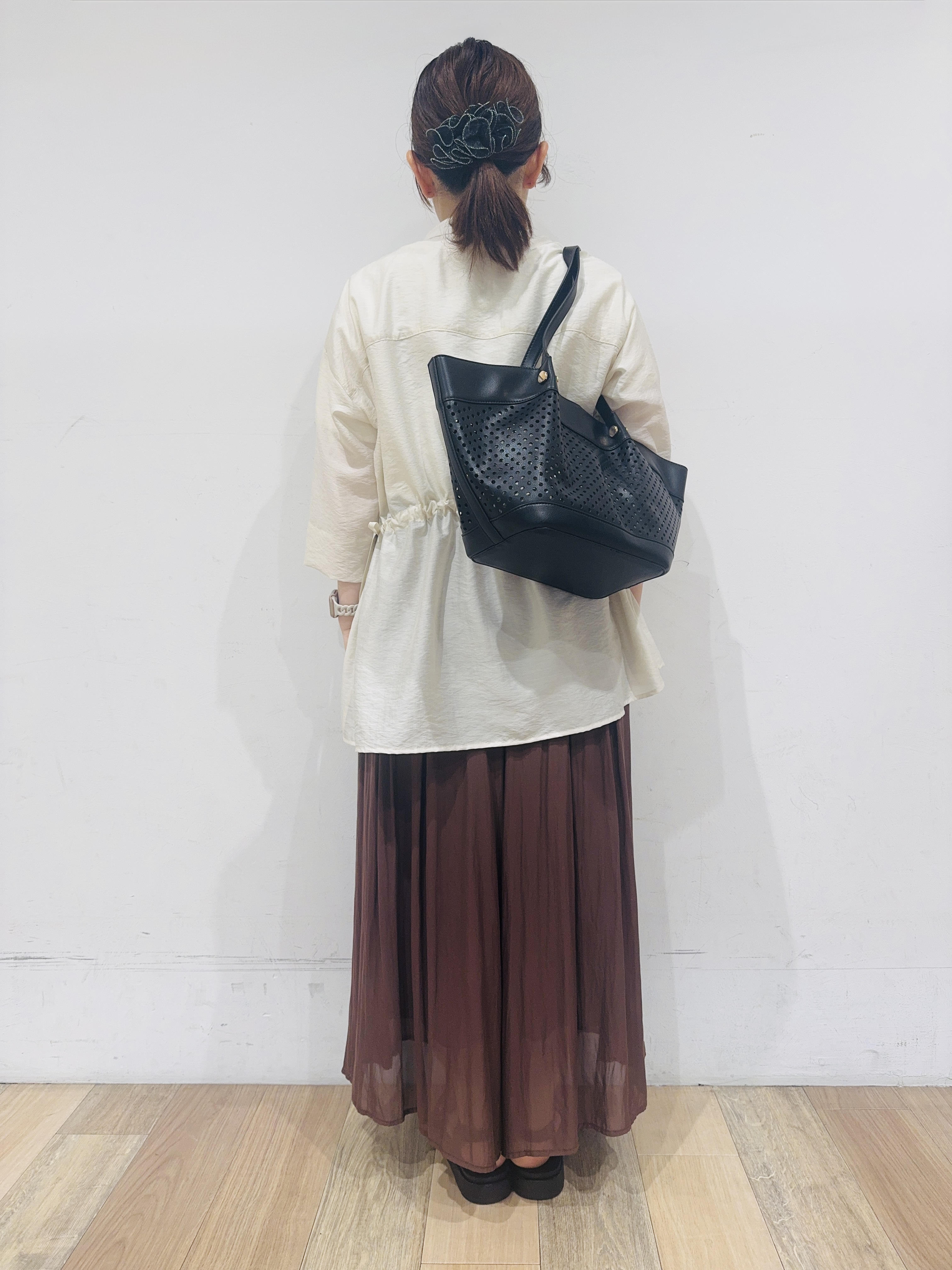 miさんの「grove｜5分袖ver登場！【体型カバー・洗える】シアーサファリシャツジャケット」を使ったコーディネート