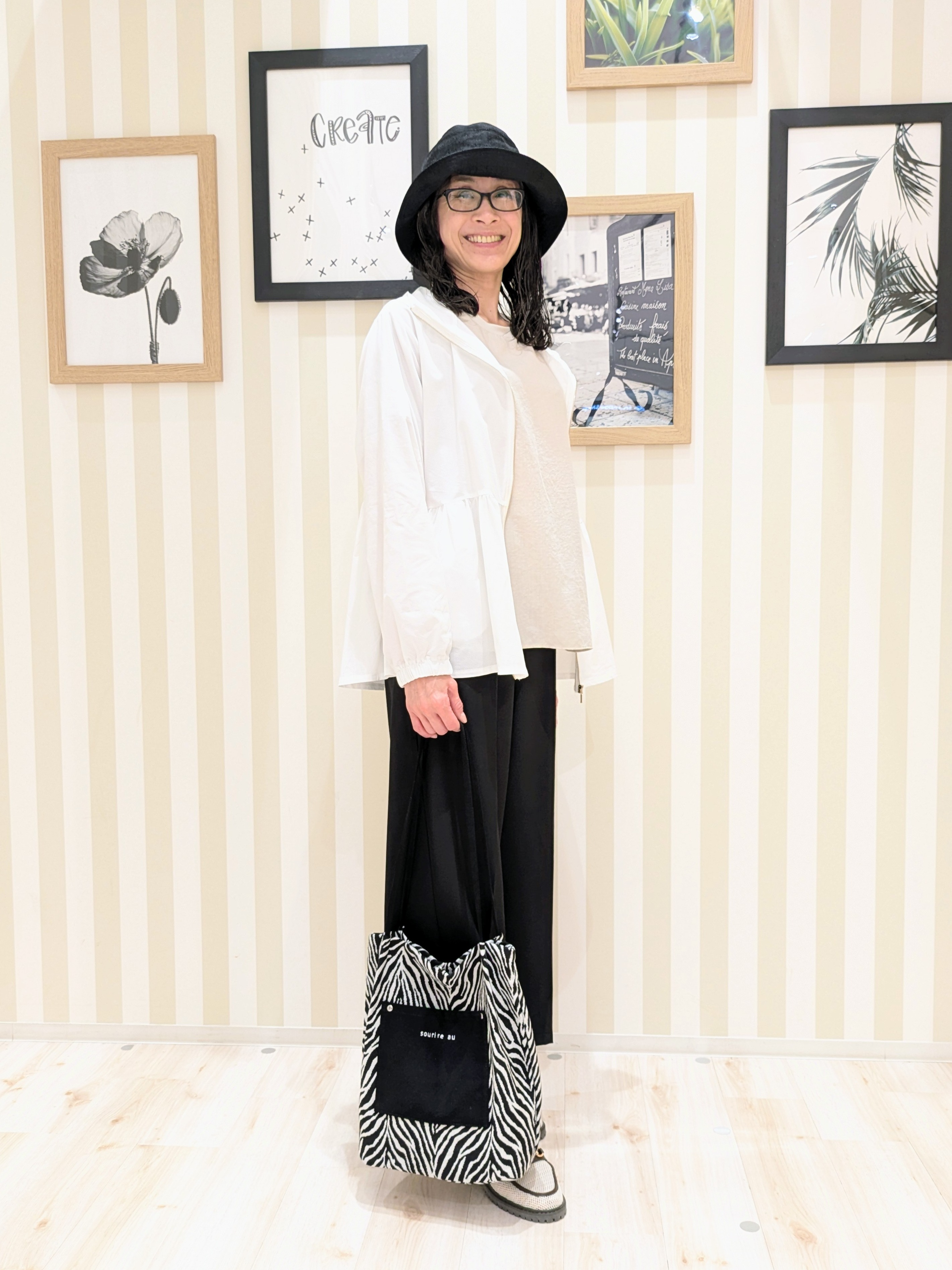 Mikiさんの「SHOO･LA･RUE｜【S-LL/体型カバー】日焼け対策にも女性らしさを UVカットペプラムパーカ」を使ったコーディネート