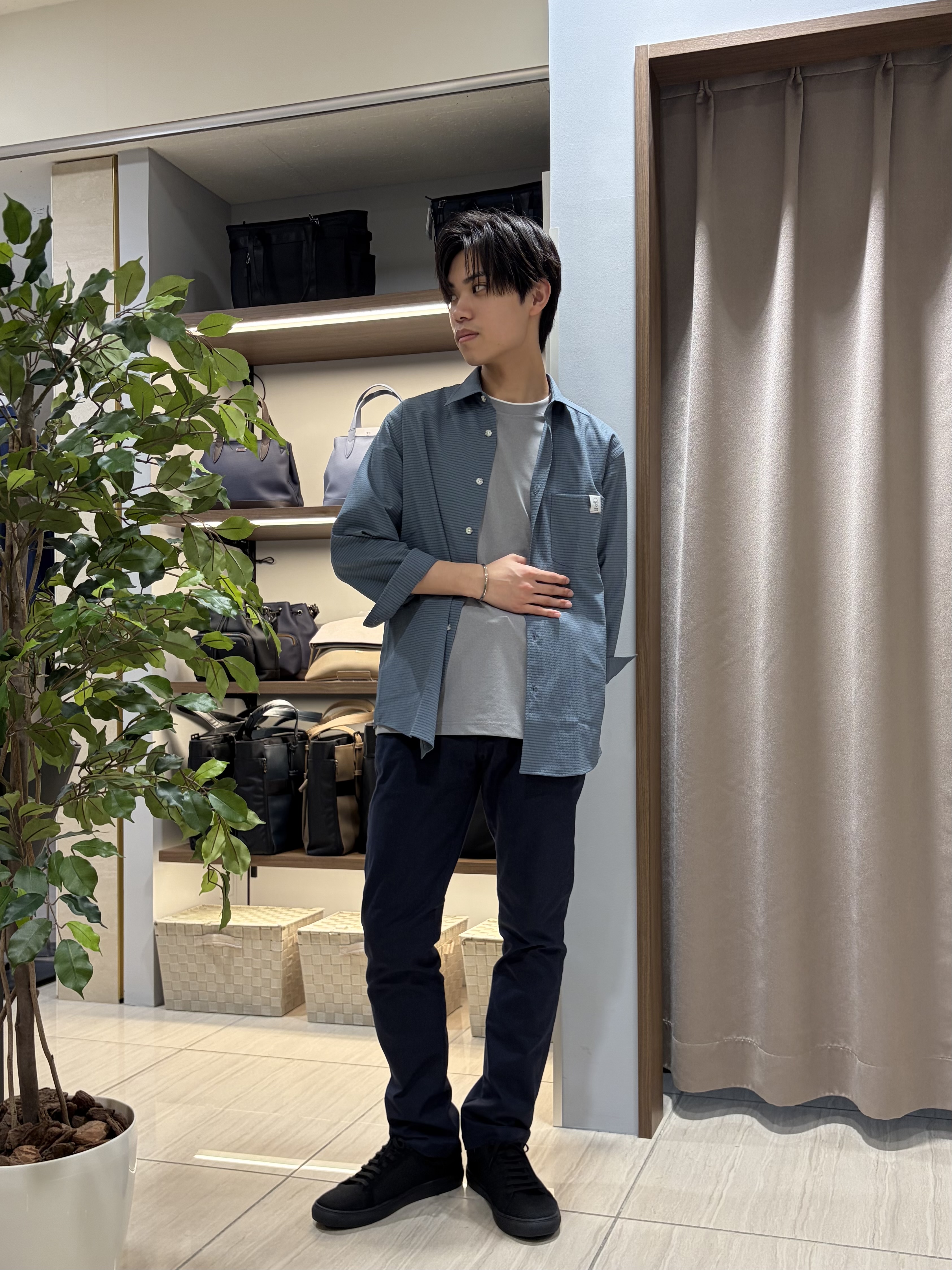 hiroさんの「TAKEO KIKUCHI｜【日本製】DotAir（R）サッカー7分袖シャツ」を使ったコーディネート