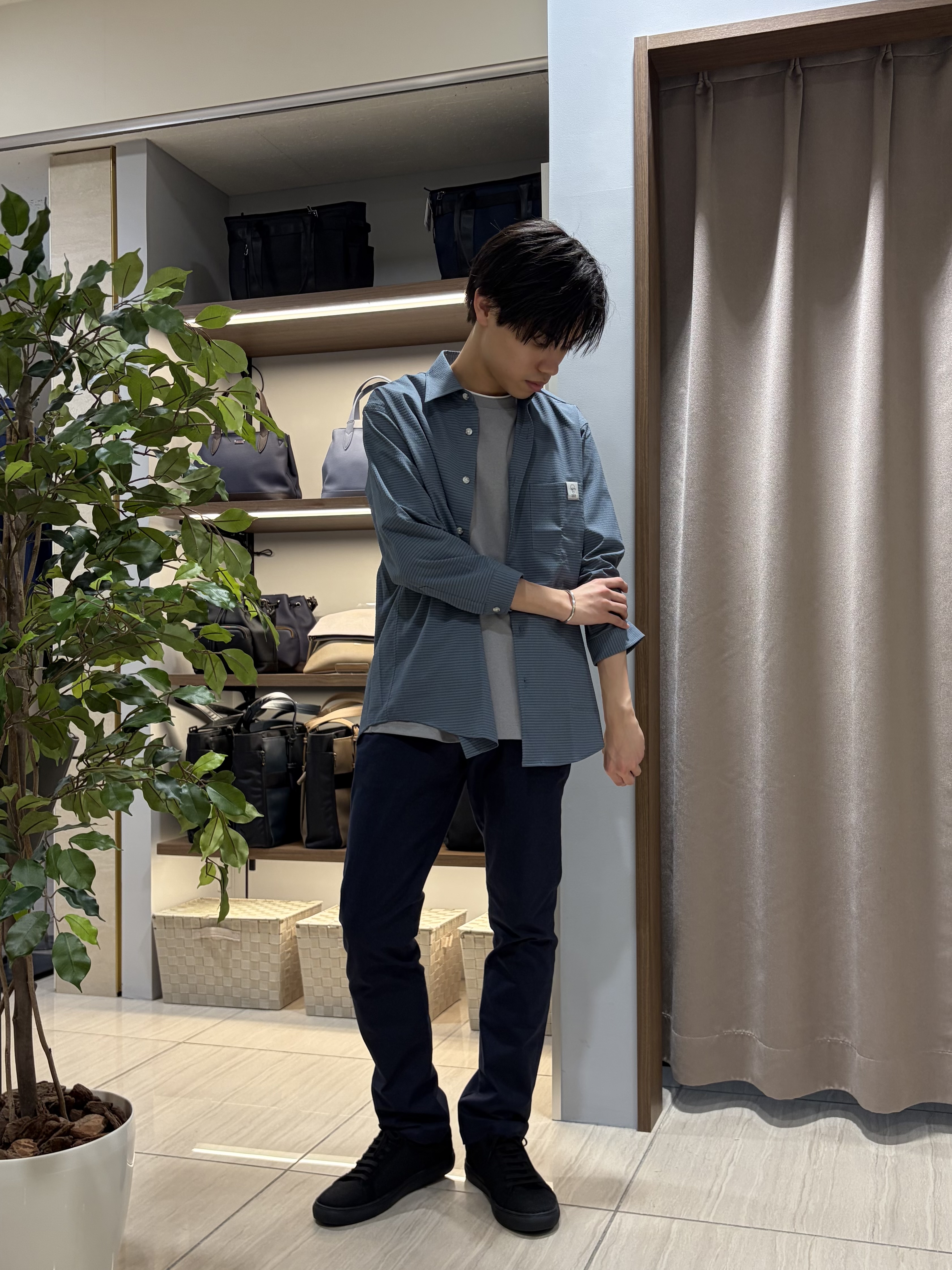 hiroさんの「TAKEO KIKUCHI｜【日本製】DotAir（R）サッカー7分袖シャツ」を使ったコーディネート