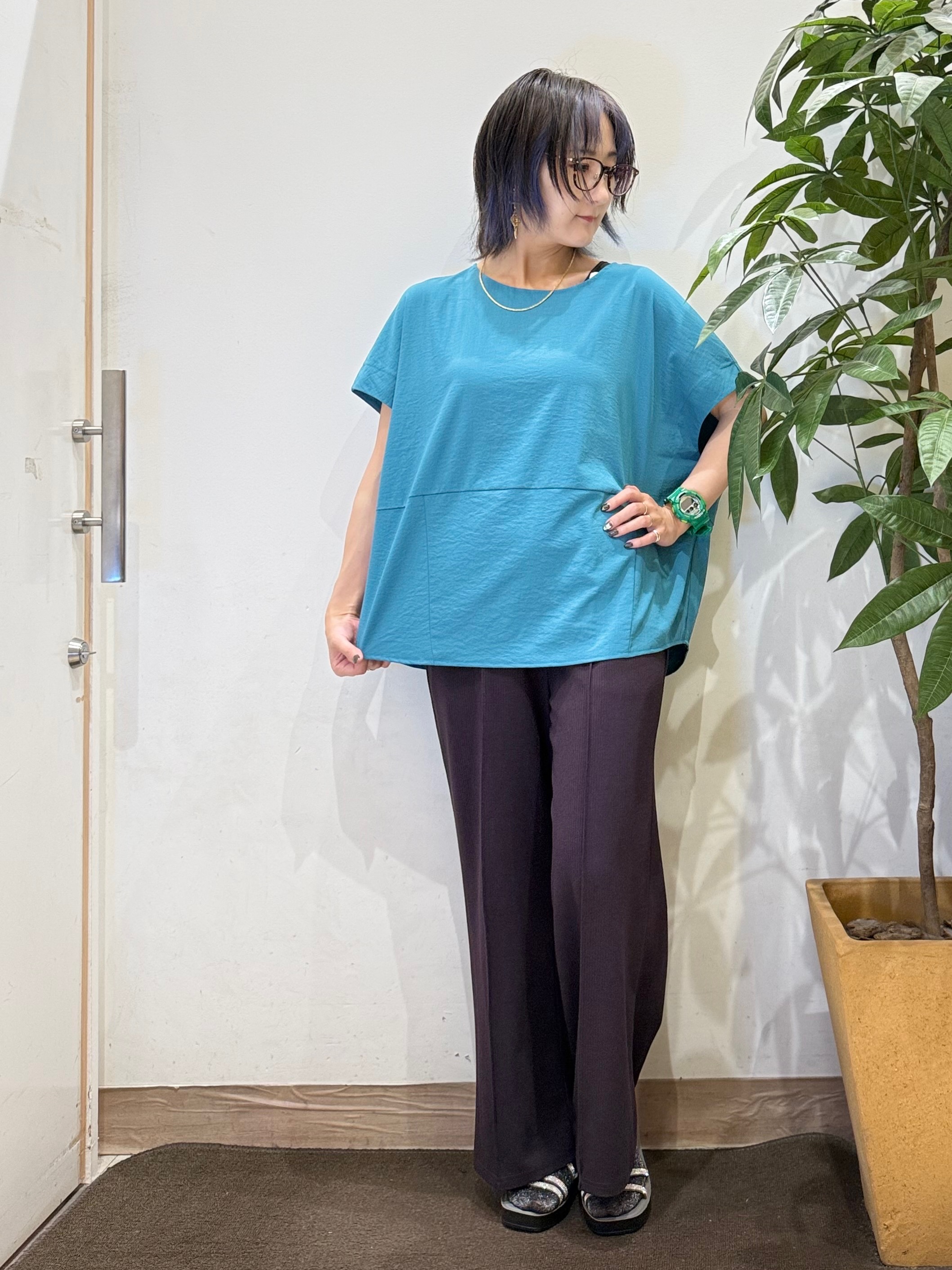 misakiさんの「SHOO･LA･RUE｜【洗濯機可/セットアップ可】軽凛(かろりん) シンプル上品 切替コクーントップス」を使ったコーディネート