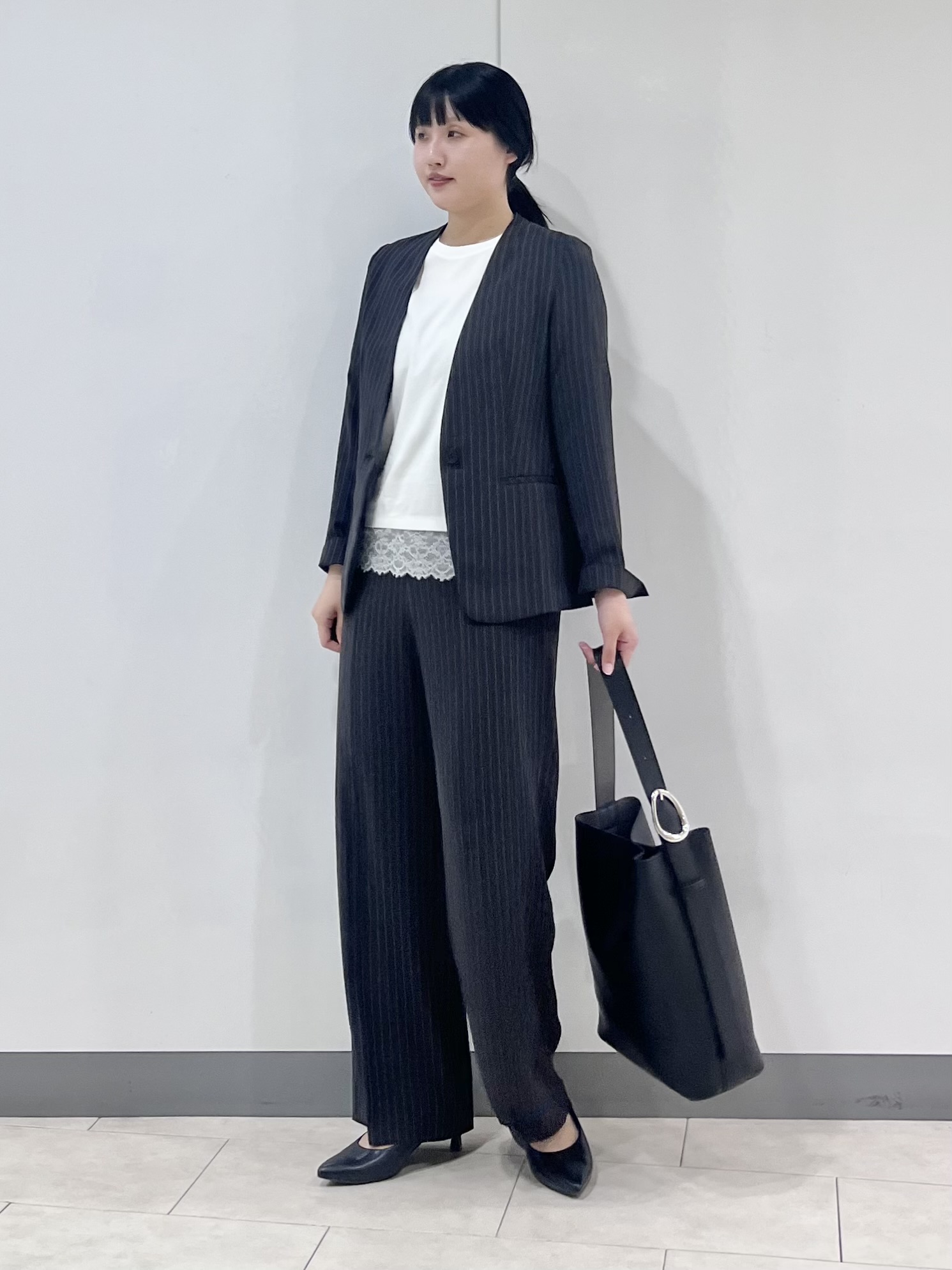 hasuさんの「INDIVI｜【初秋/UVケア/着る日傘】カラーレスジャケット」を使ったコーディネート