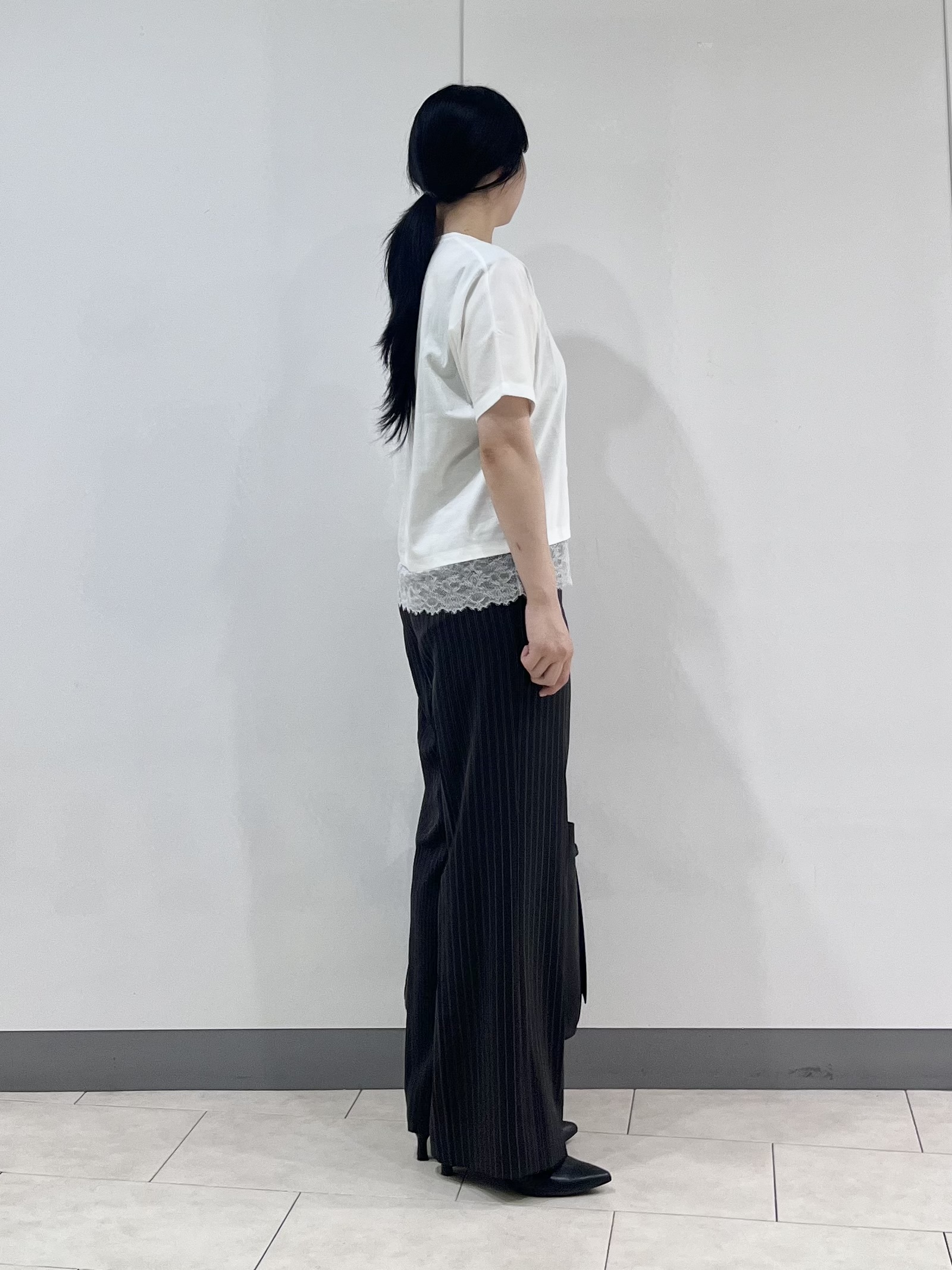 hasuさんの「INDIVI｜【汗ジミ防止／接触冷感】裾レースドルマンTシャツ」を使ったコーディネート