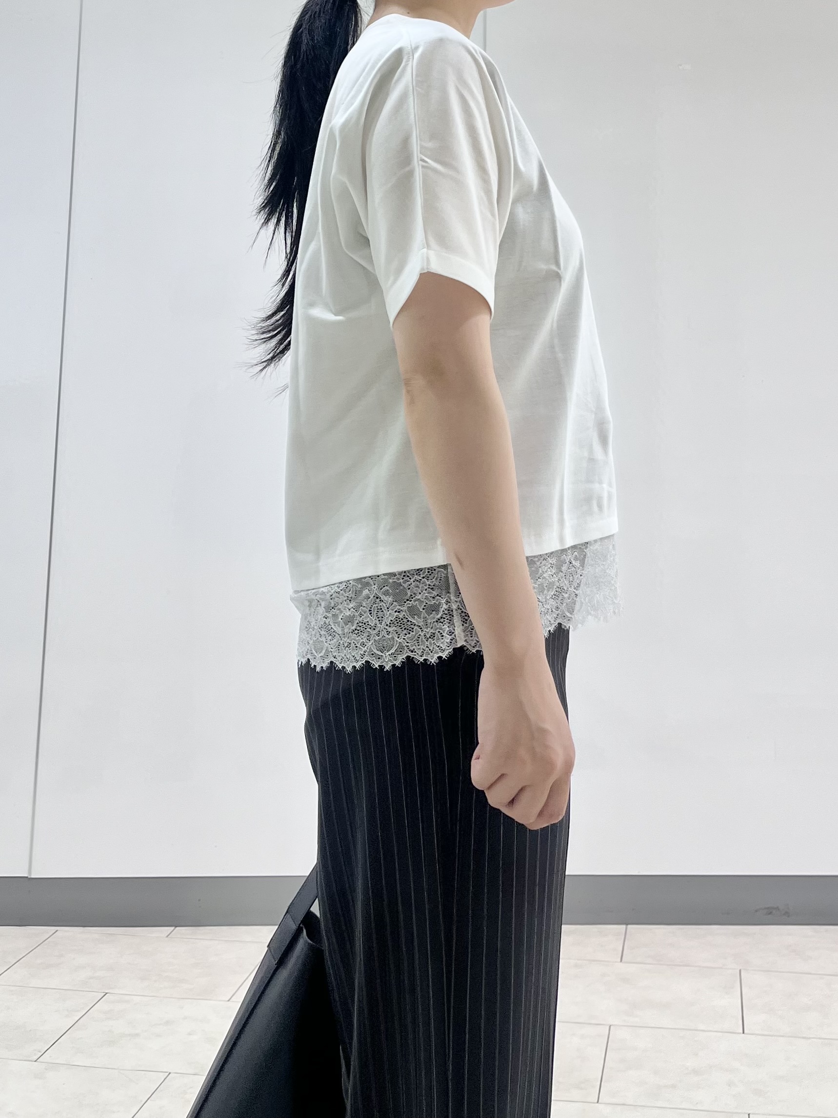hasuさんの「INDIVI｜【汗ジミ防止／接触冷感】裾レースドルマンTシャツ」を使ったコーディネート
