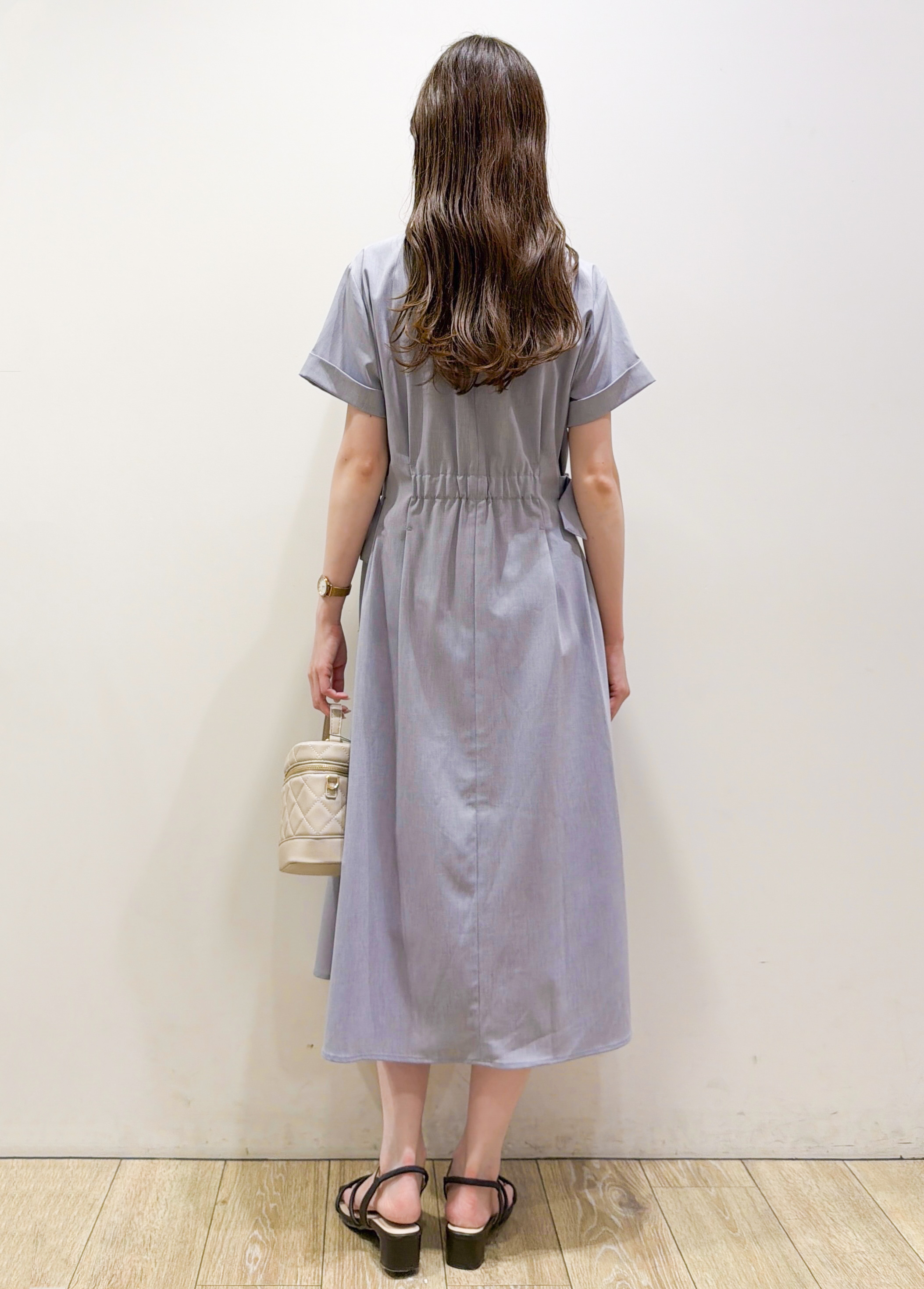 ayaさんの「index｜【接触冷感／吸水速乾／UVケア】リネンライクサイドベルトシャツワンピース《透け防止／洗濯機OK》」を使ったコーディネート