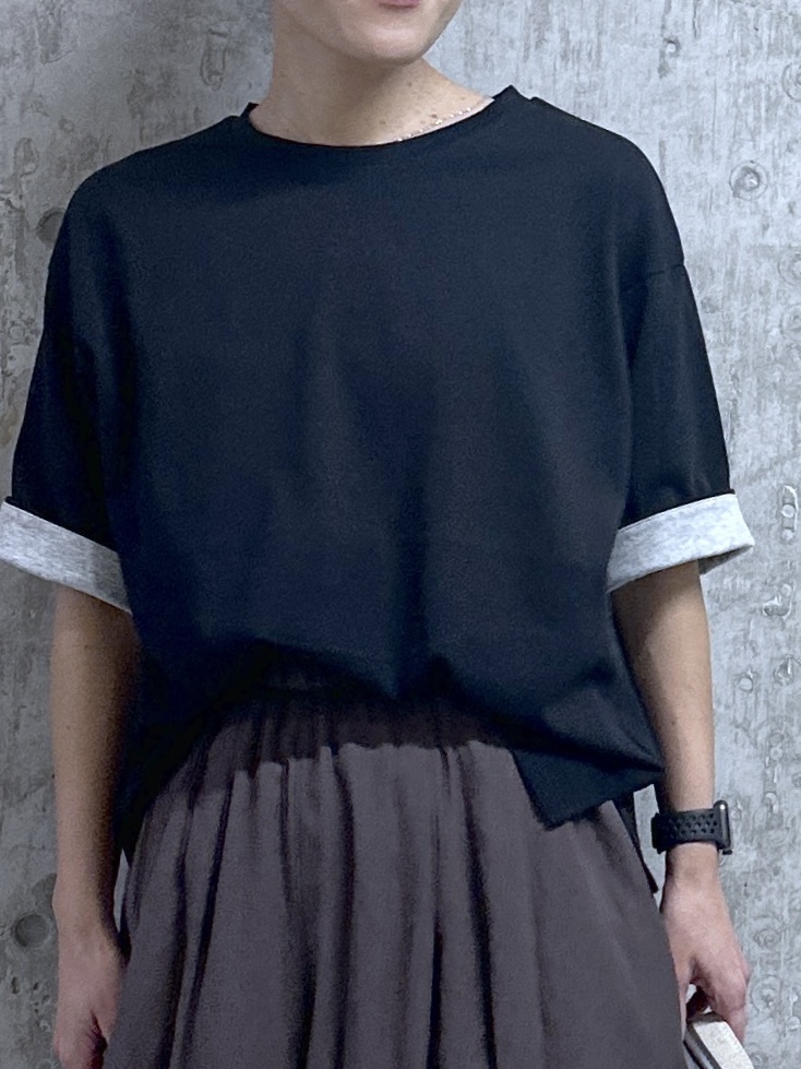 kumiさんの「Dessin｜【汗シミ防止/UVカット】配色スリーブ 五分袖プルオーバー」を使ったコーディネート