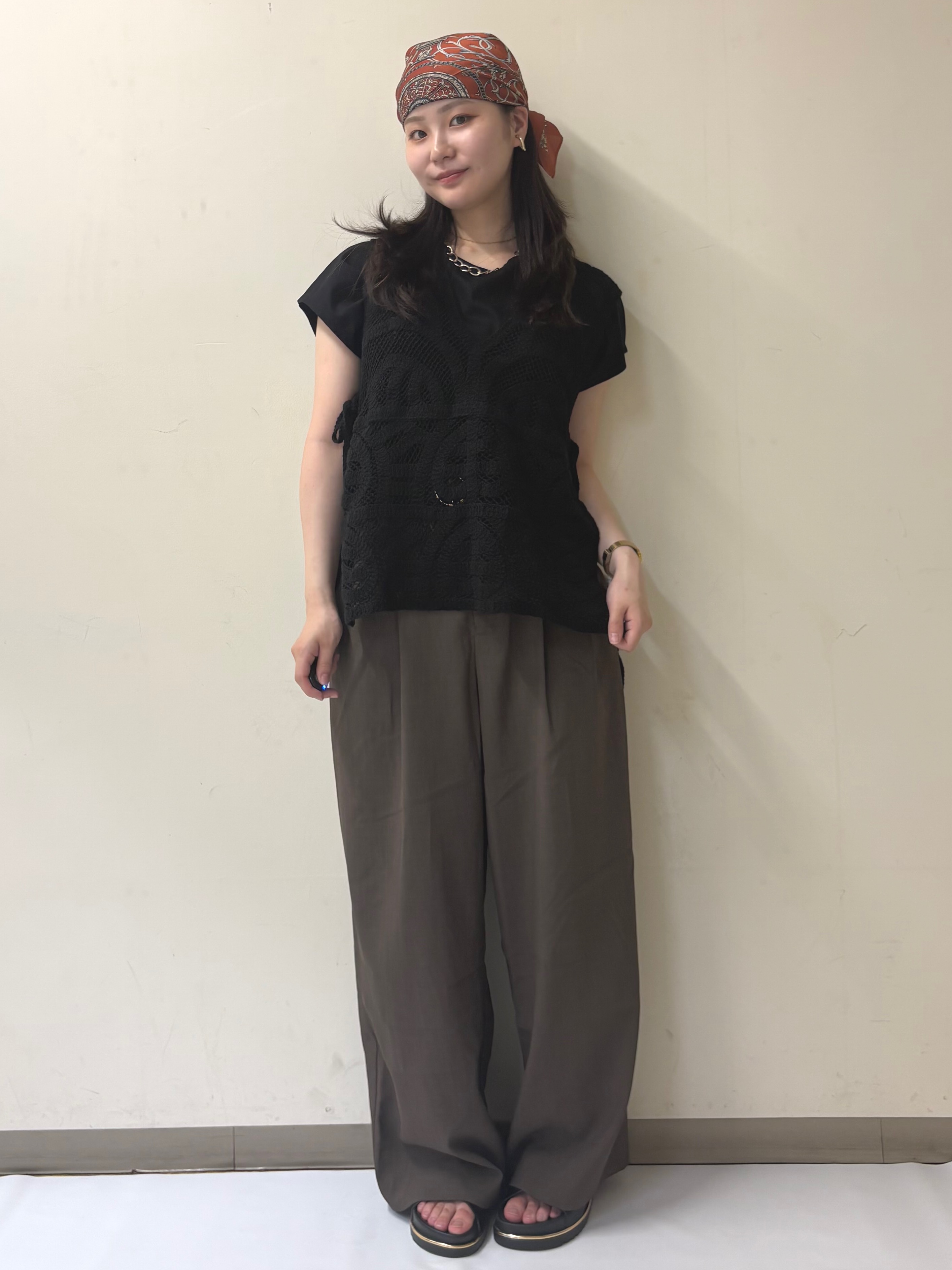 幕田里咲さんの「OPAQUE.CLIP｜カギ針風ベスト【洗濯機OK】」を使ったコーディネート