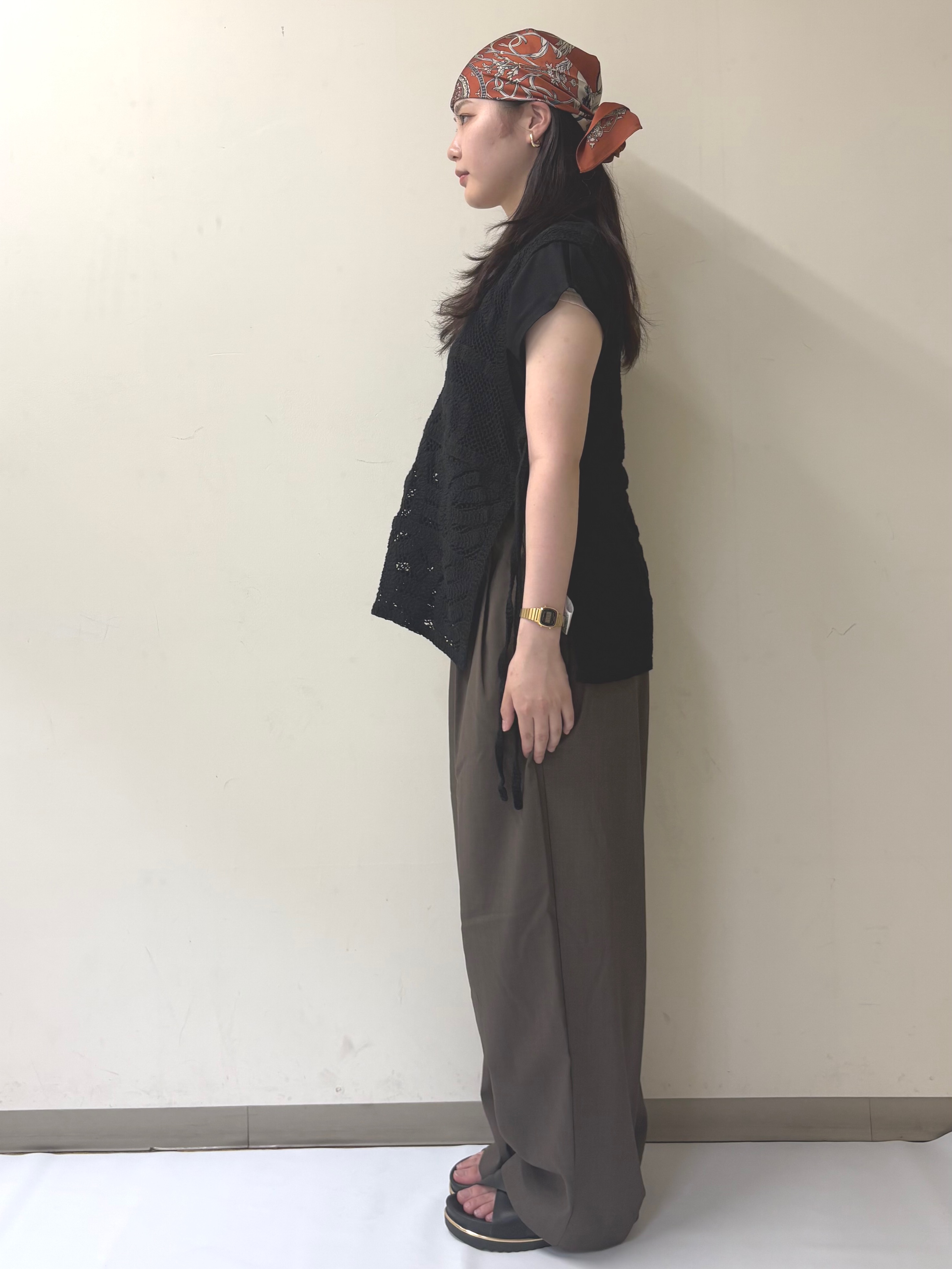 幕田里咲さんの「OPAQUE.CLIP｜カギ針風ベスト【洗濯機OK】」を使ったコーディネート