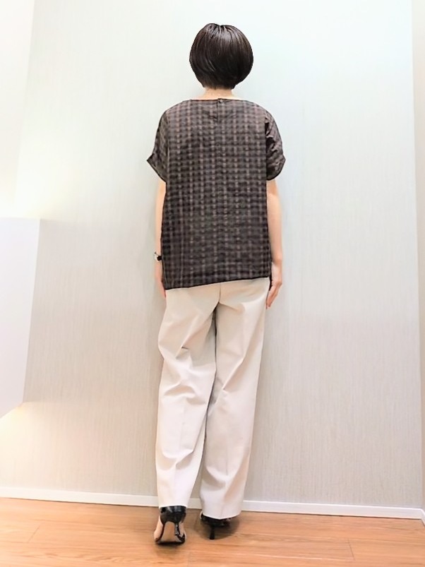 ミズタさんの「UNTITLED｜【秋めきシャツ/体型カバー】シアーチェックブラウス」を使ったコーディネート