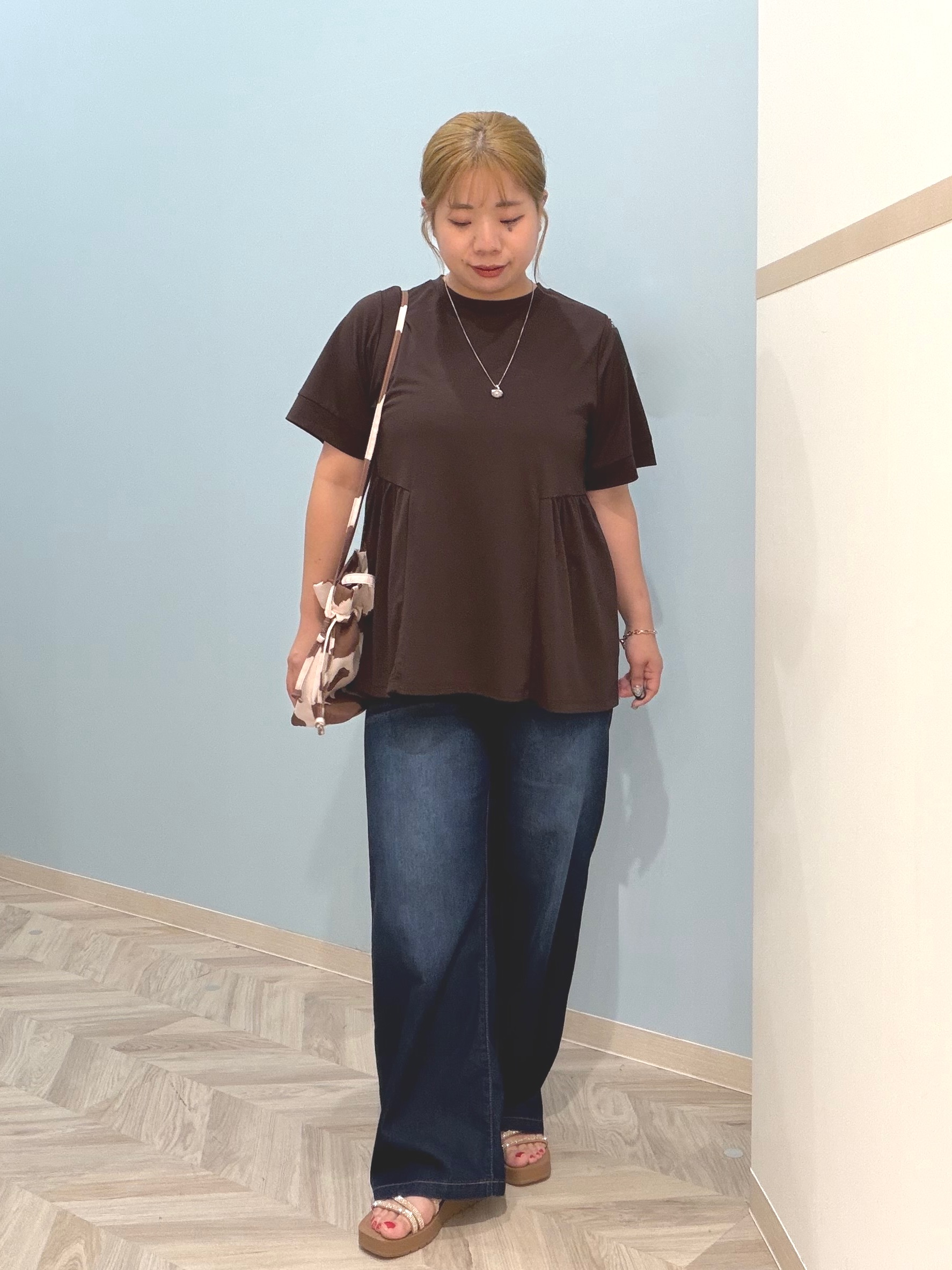 まちゃんなちゃんさんの「SHOO･LA･RUE｜【S-LL/洗濯機可/UV】インせず着られる サイドギャザー切替トップス」を使ったコーディネート