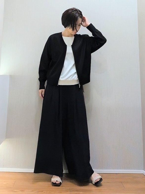 ミズタさんの「UNTITLED｜【アンサンブル可/日除け・冷房対策】シアーレーヨンZIPカーディガン」を使ったコーディネート