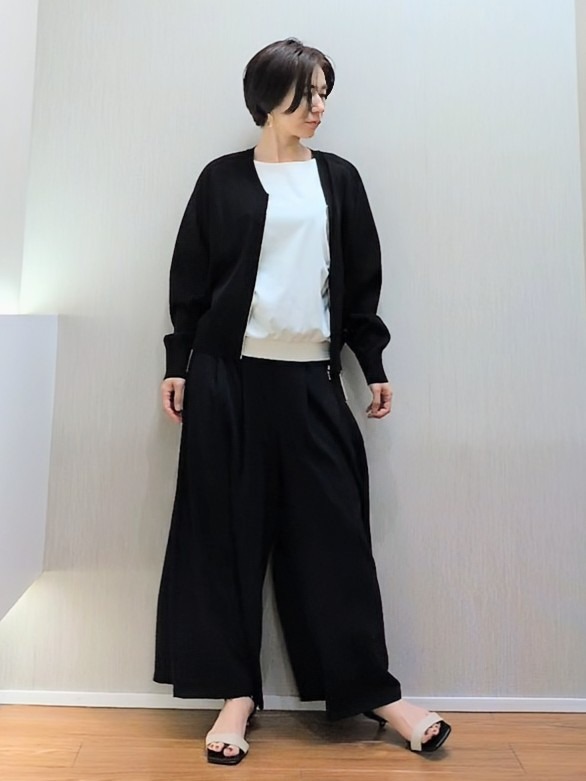 ミズタさんの「UNTITLED｜【アンサンブル可/日除け・冷房対策】シアーレーヨンZIPカーディガン」を使ったコーディネート